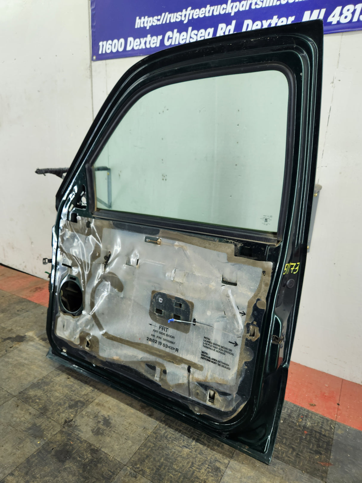 1999-2006 Chevrolet Silverado / GMC Sierra 1500 2500 3500 HD Front Passenger side Door RH