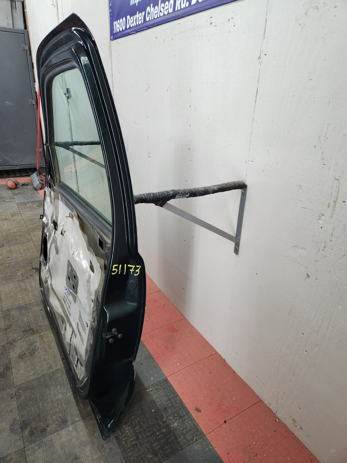 1999-2006 Chevrolet Silverado / GMC Sierra 1500 2500 3500 HD Front Passenger side Door RH