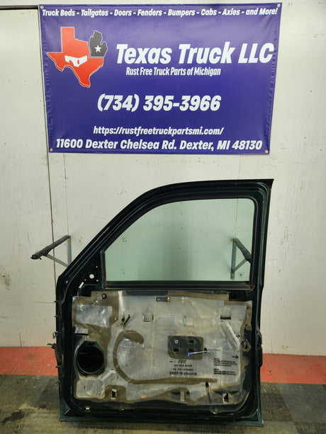 1999-2006 Chevrolet Silverado / GMC Sierra 1500 2500 3500 HD Front Passenger side Door RH