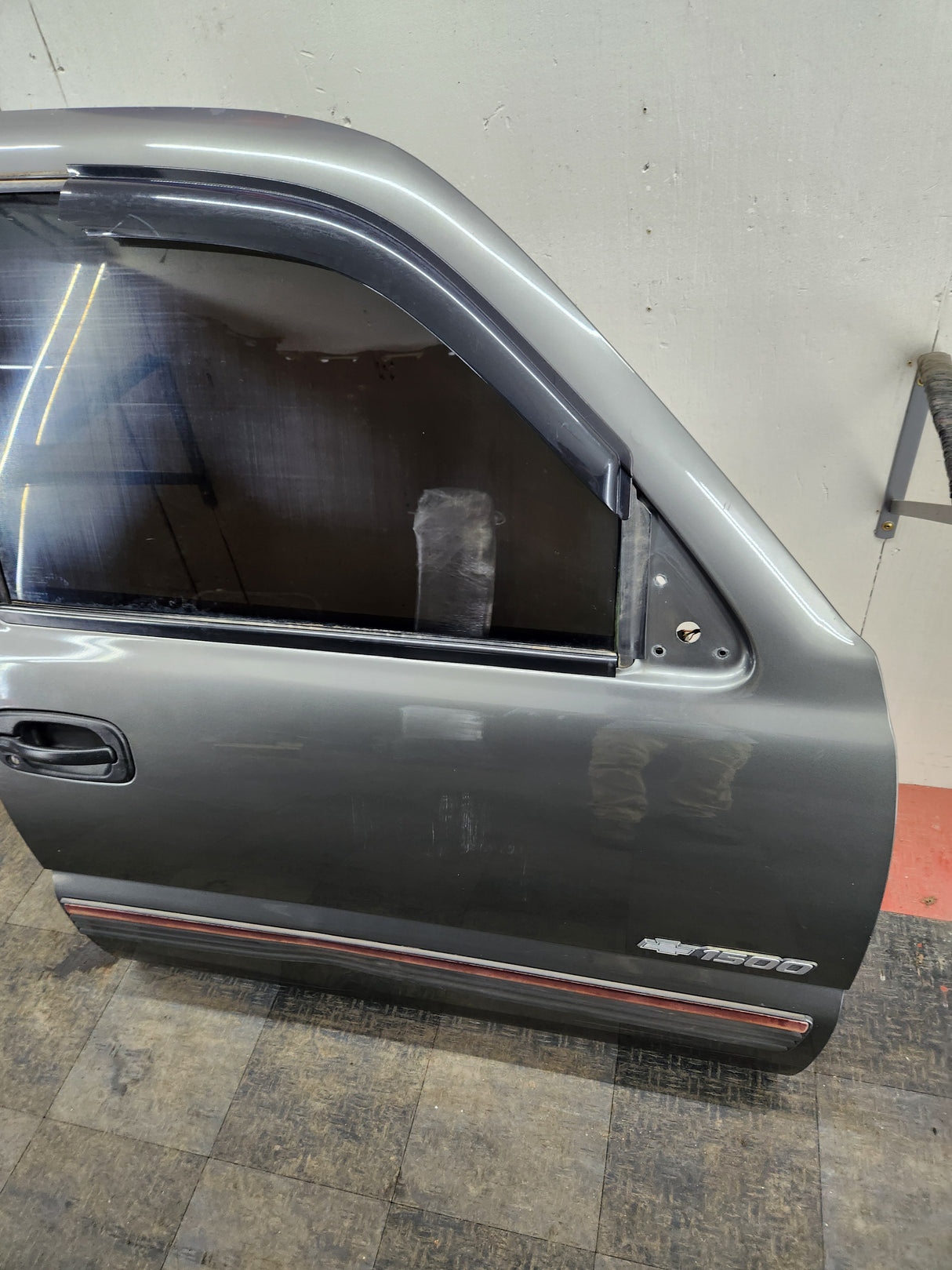 1999-2006 Chevrolet Silverado / GMC Sierra 1500 2500 3500 HD Front Passenger side Door RH