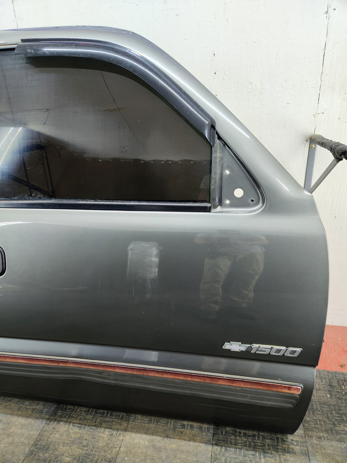 1999-2006 Chevrolet Silverado / GMC Sierra 1500 2500 3500 HD Front Passenger side Door RH