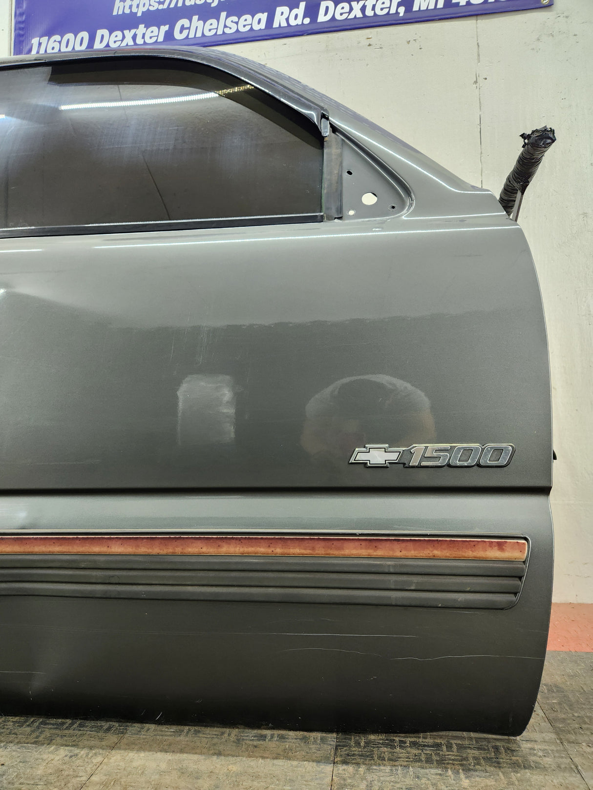 1999-2006 Chevrolet Silverado / GMC Sierra 1500 2500 3500 HD Front Passenger side Door RH