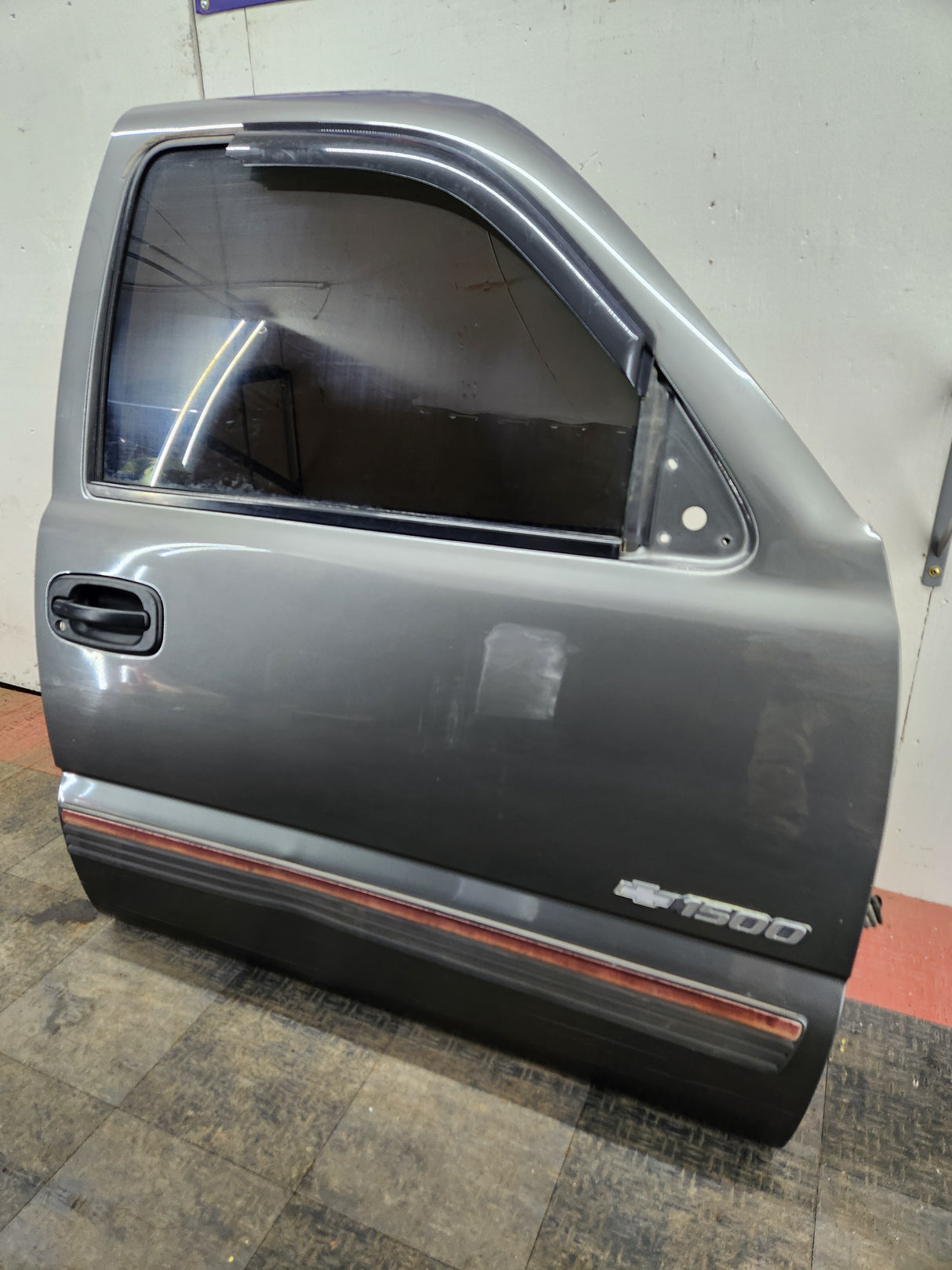 1999-2006 Chevrolet Silverado / GMC Sierra 1500 2500 3500 HD Front Passenger side Door RH
