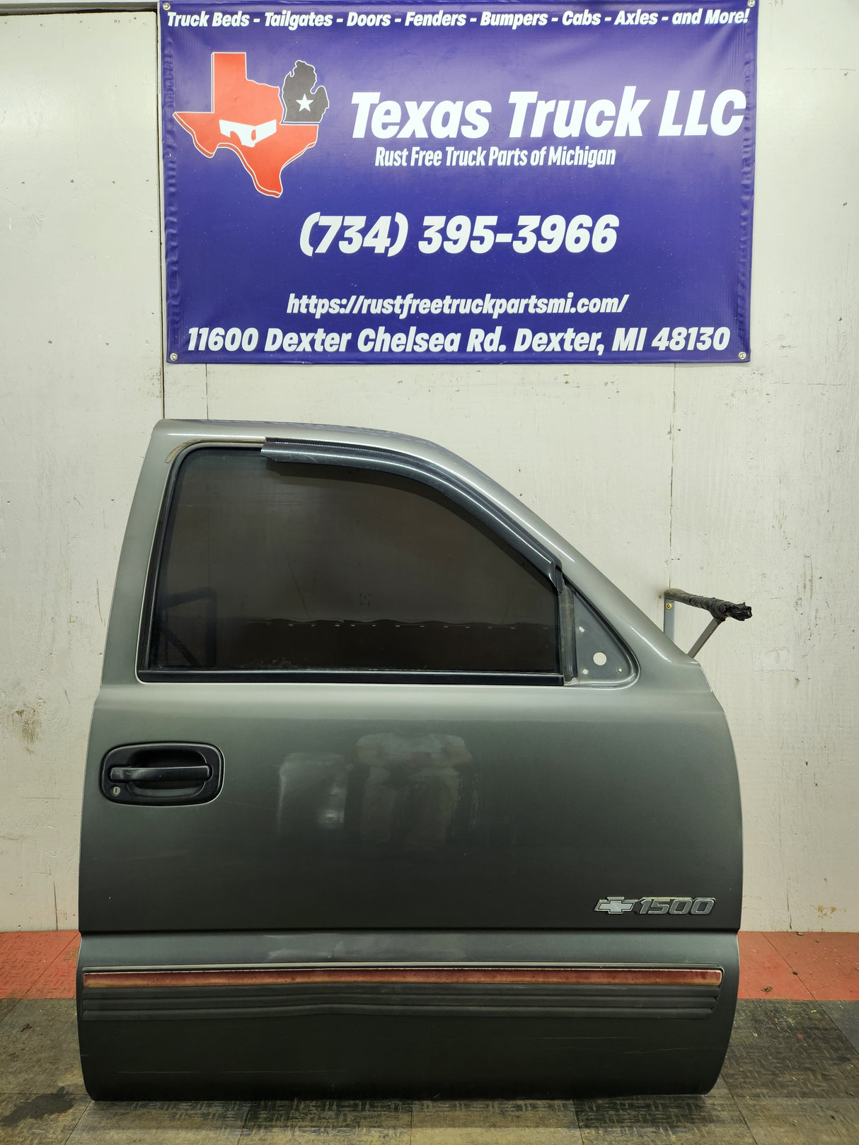 1999-2006 Chevrolet Silverado / GMC Sierra 1500 2500 3500 HD Front Passenger side Door RH