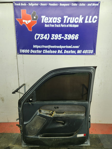 1999-2006 Chevrolet Silverado / GMC Sierra 1500 2500 3500 HD Front Passenger side Door RH