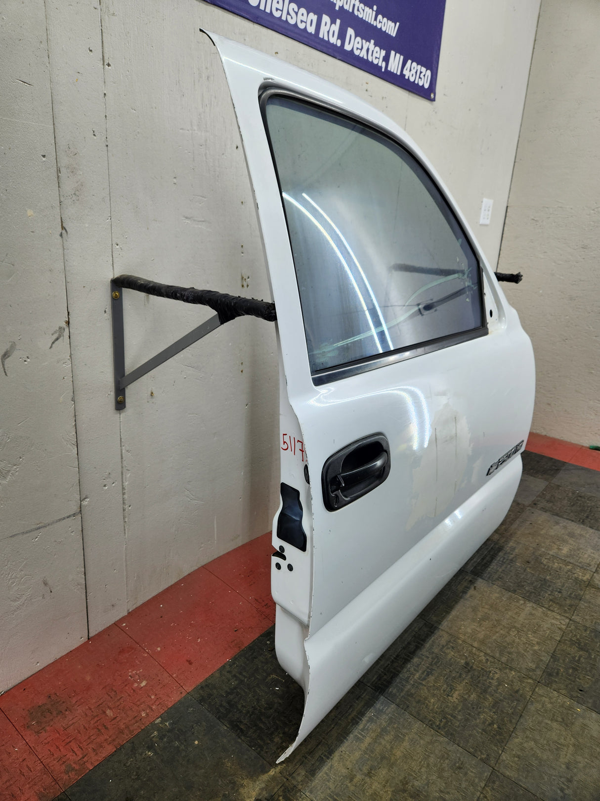 1999-2006 Chevrolet Silverado / GMC Sierra 1500 2500 3500 HD Front Passenger side Door RH