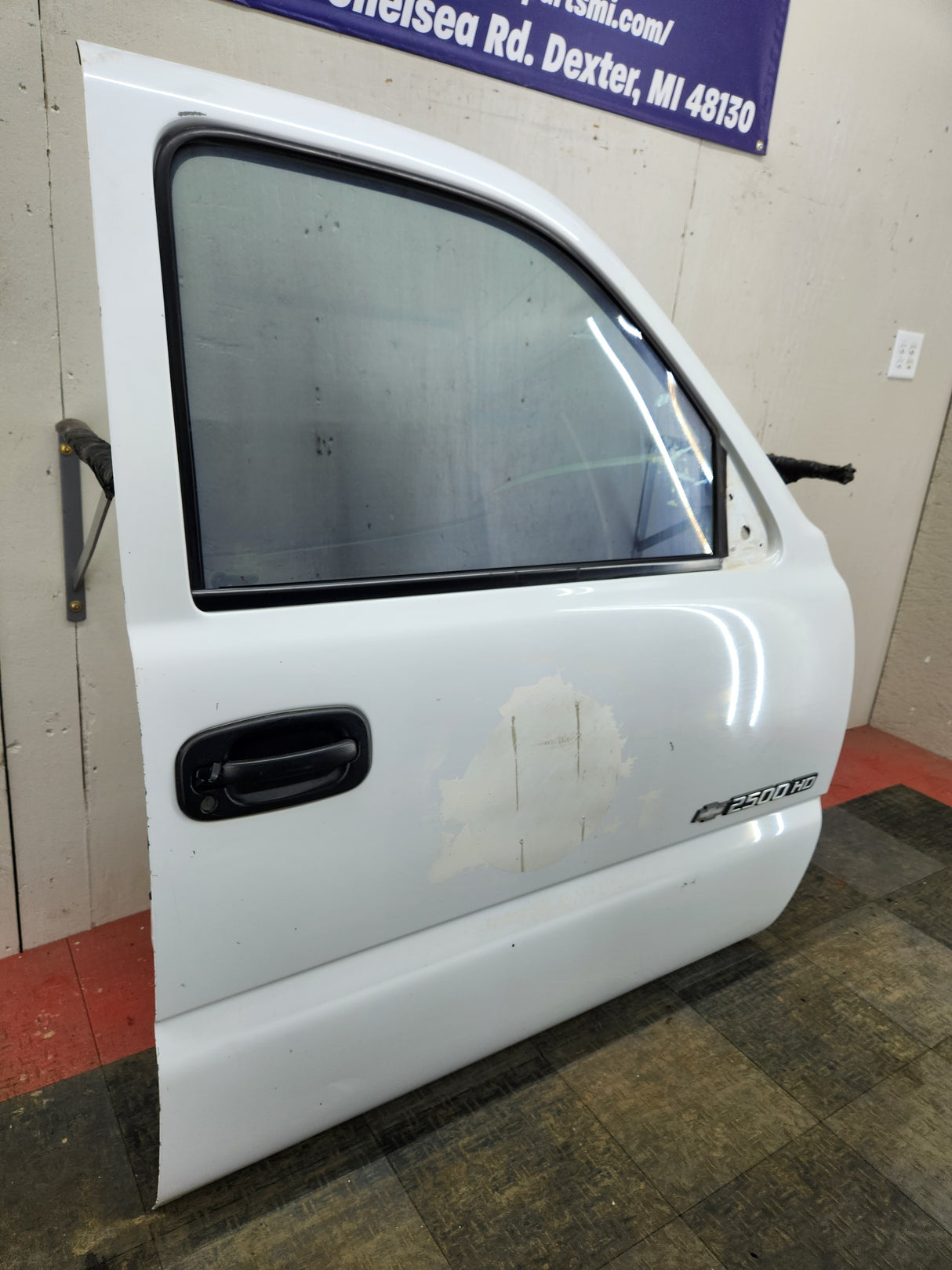 1999-2006 Chevrolet Silverado / GMC Sierra 1500 2500 3500 HD Front Passenger side Door RH