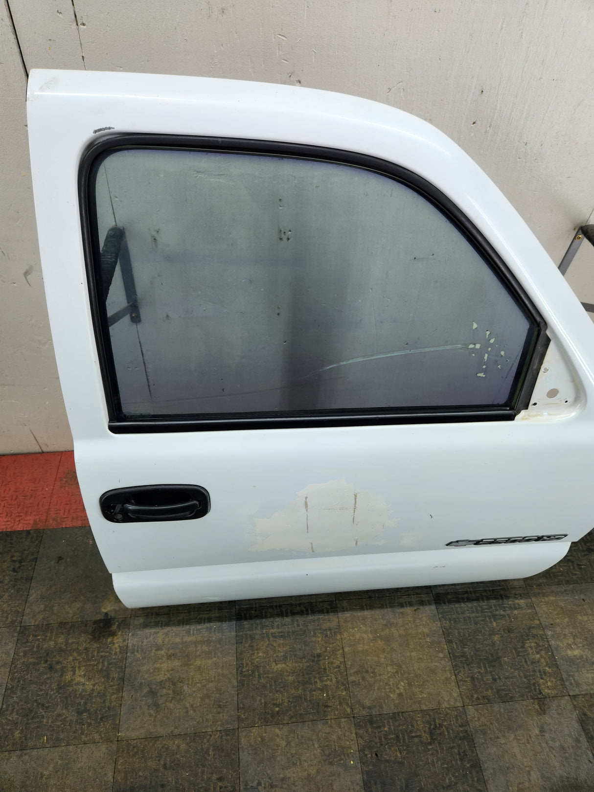 1999-2006 Chevrolet Silverado / GMC Sierra 1500 2500 3500 HD Front Passenger side Door RH