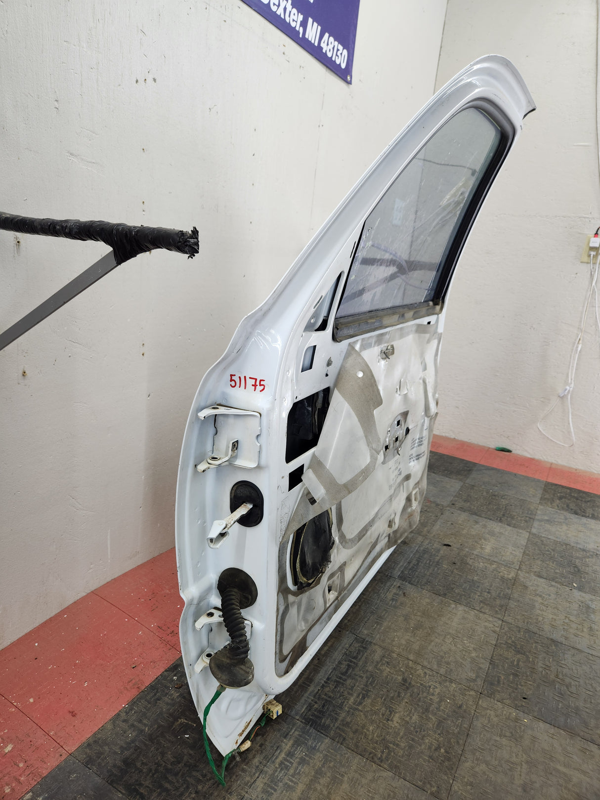 1999-2006 Chevrolet Silverado / GMC Sierra 1500 2500 3500 HD Front Passenger side Door RH