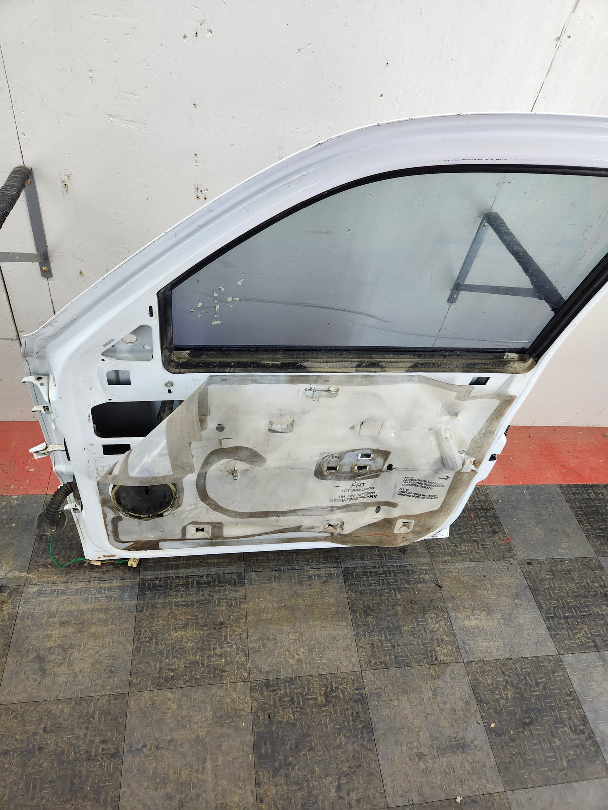 1999-2006 Chevrolet Silverado / GMC Sierra 1500 2500 3500 HD Front Passenger side Door RH