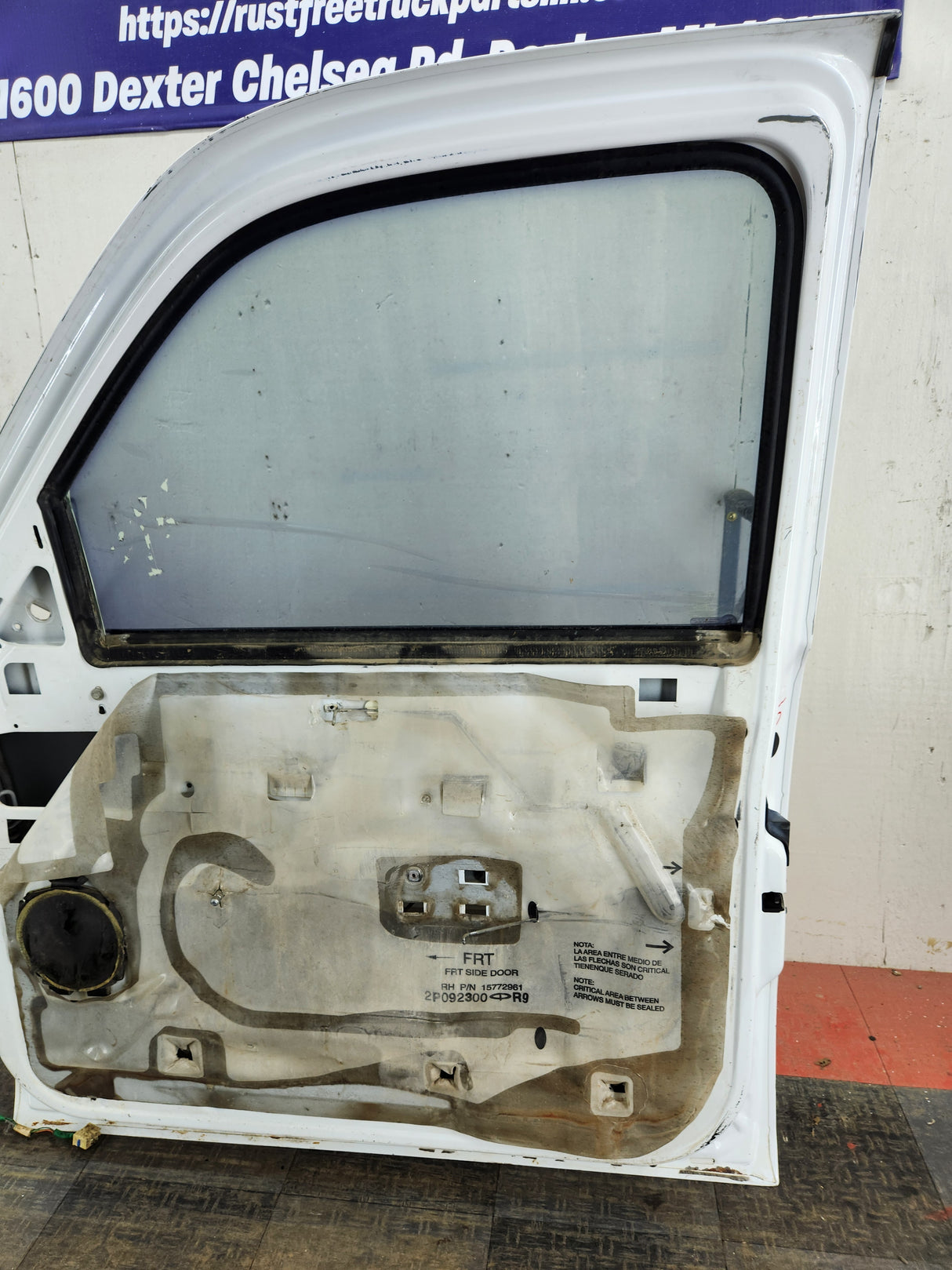 1999-2006 Chevrolet Silverado / GMC Sierra 1500 2500 3500 HD Front Passenger side Door RH