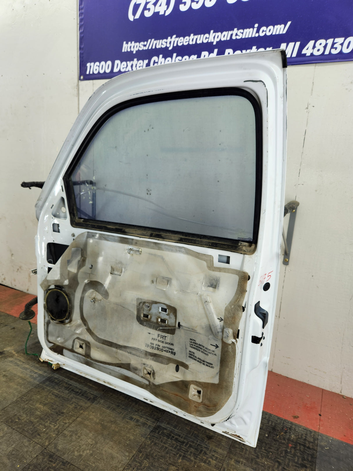 1999-2006 Chevrolet Silverado / GMC Sierra 1500 2500 3500 HD Front Passenger side Door RH