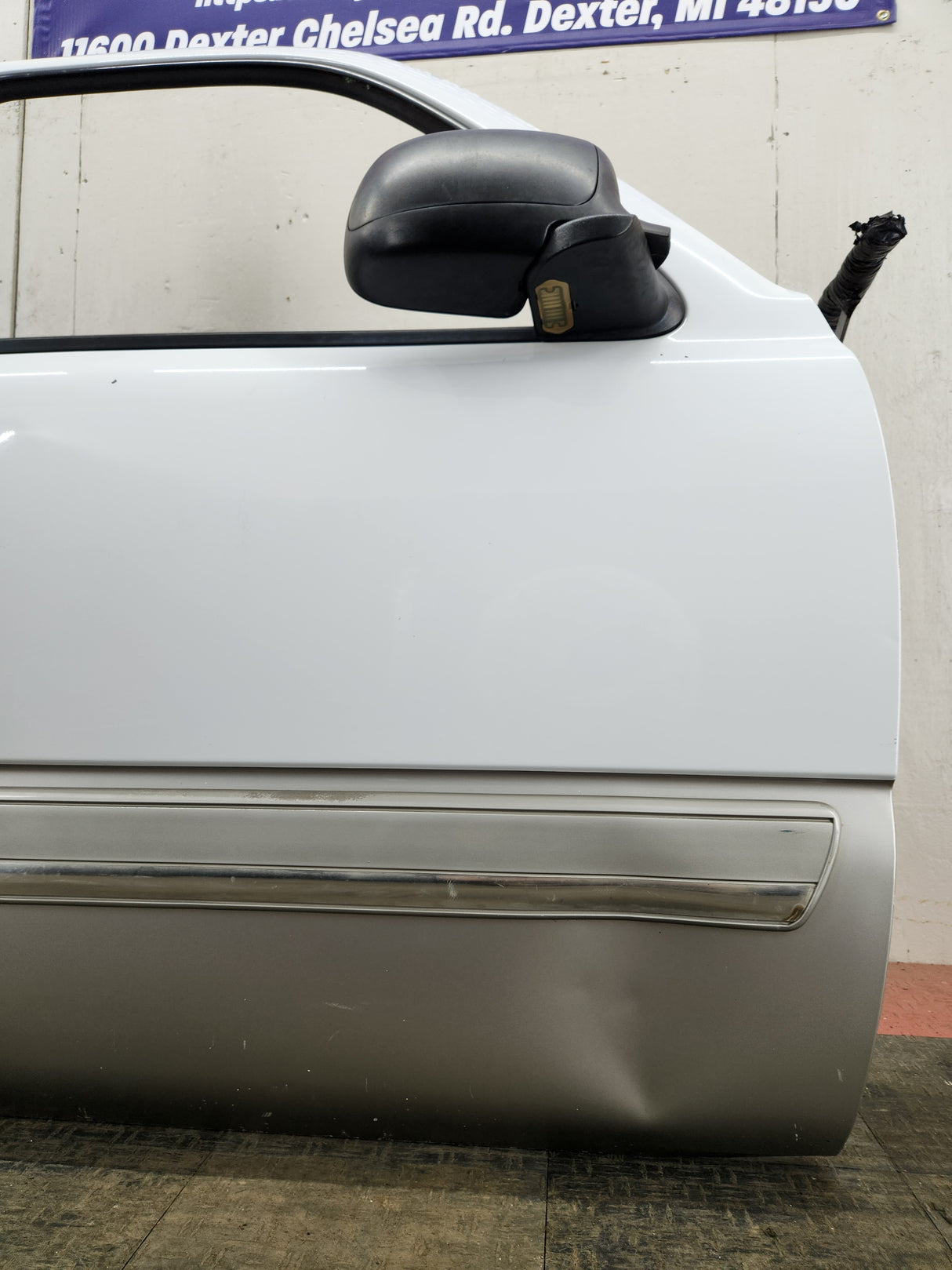 1999-2006 Chevrolet Silverado / GMC Sierra 1500 2500 3500 HD Front Passenger side Door RH