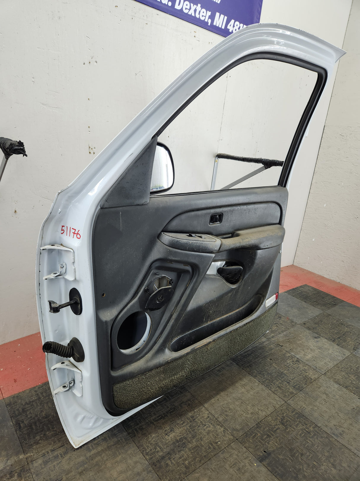1999-2006 Chevrolet Silverado / GMC Sierra 1500 2500 3500 HD Front Passenger side Door RH