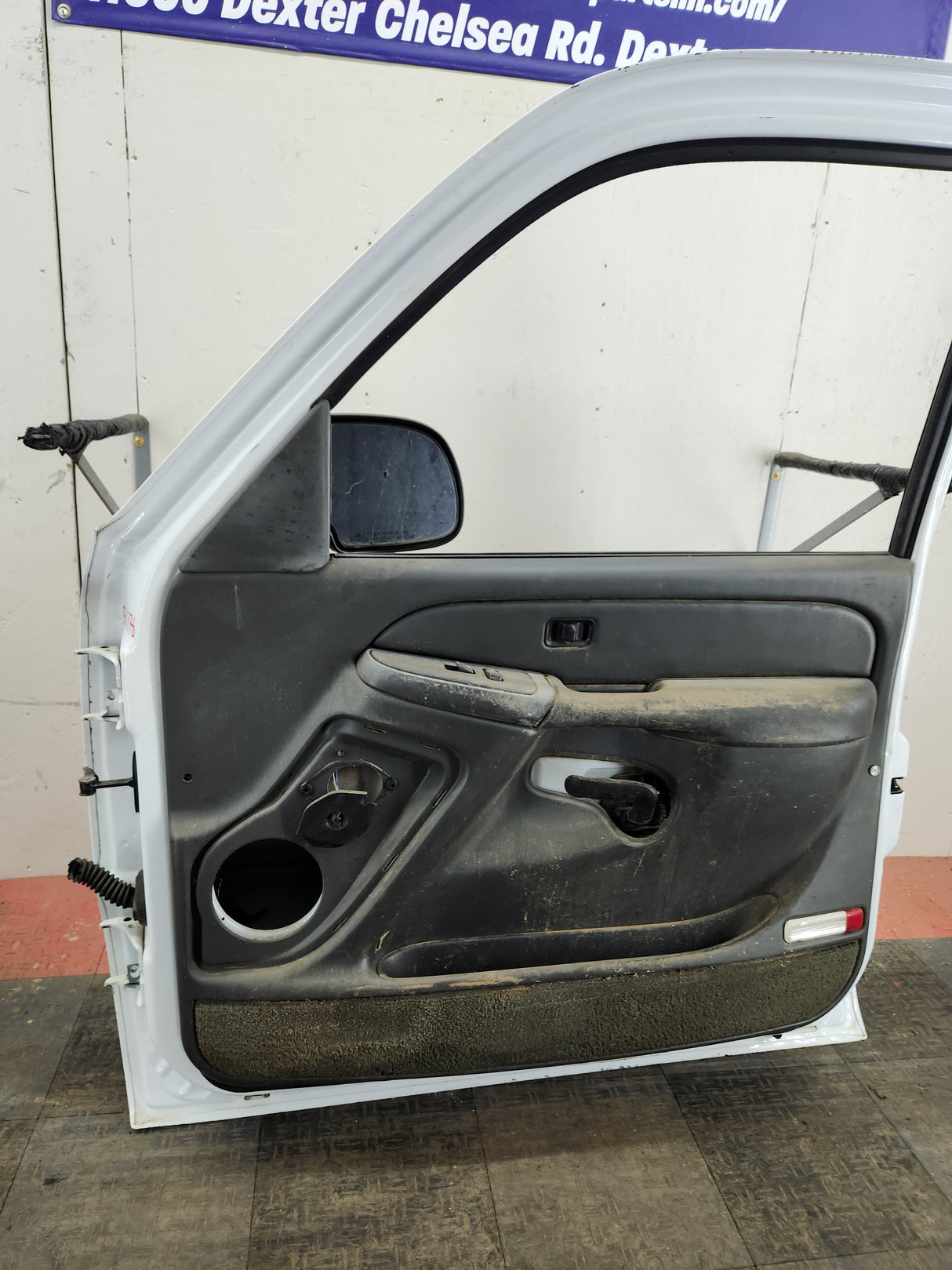 1999-2006 Chevrolet Silverado / GMC Sierra 1500 2500 3500 HD Front Passenger side Door RH
