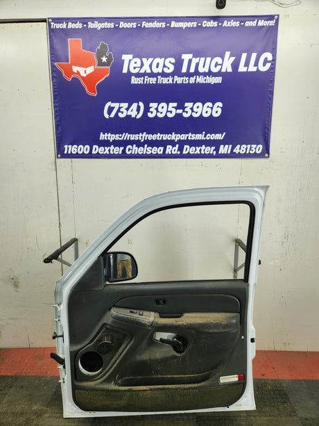 1999-2006 Chevrolet Silverado / GMC Sierra 1500 2500 3500 HD Front Passenger side Door RH