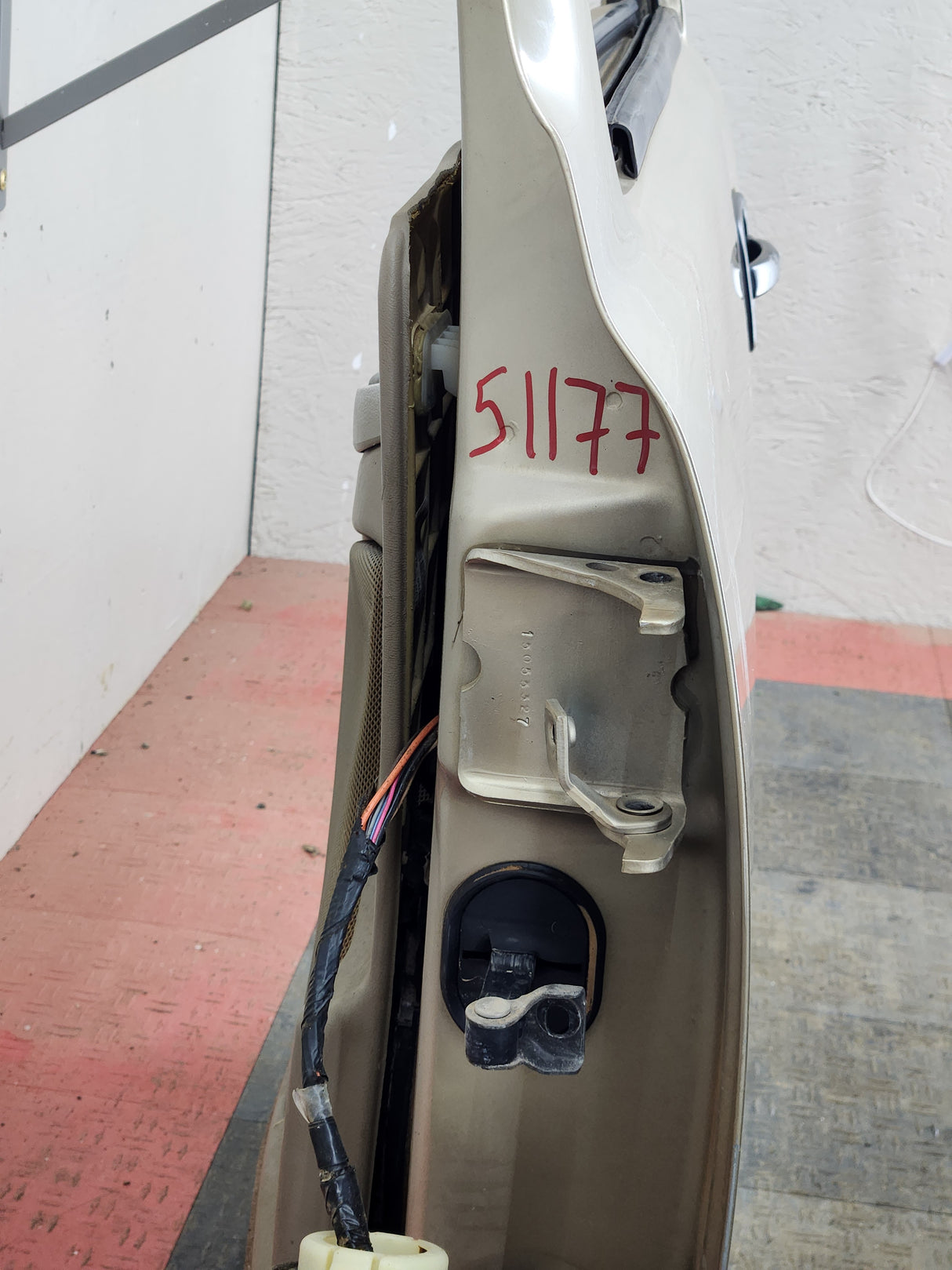 1999-2006 Chevrolet Silverado / GMC Sierra 1500 2500 3500 HD Front Driver side Door LH