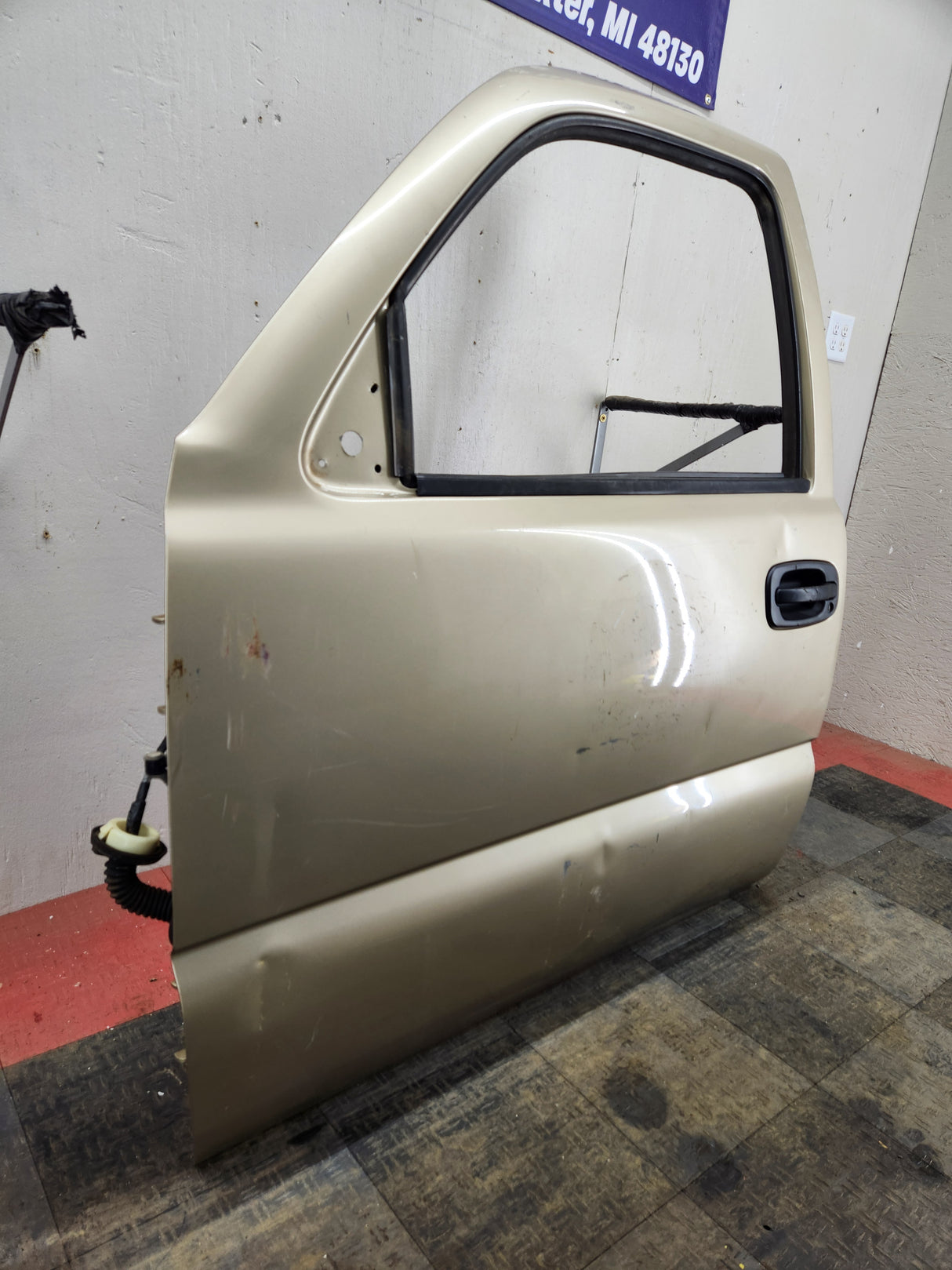 1999-2006 Chevrolet Silverado / GMC Sierra 1500 2500 3500 HD Front Driver side Door LH