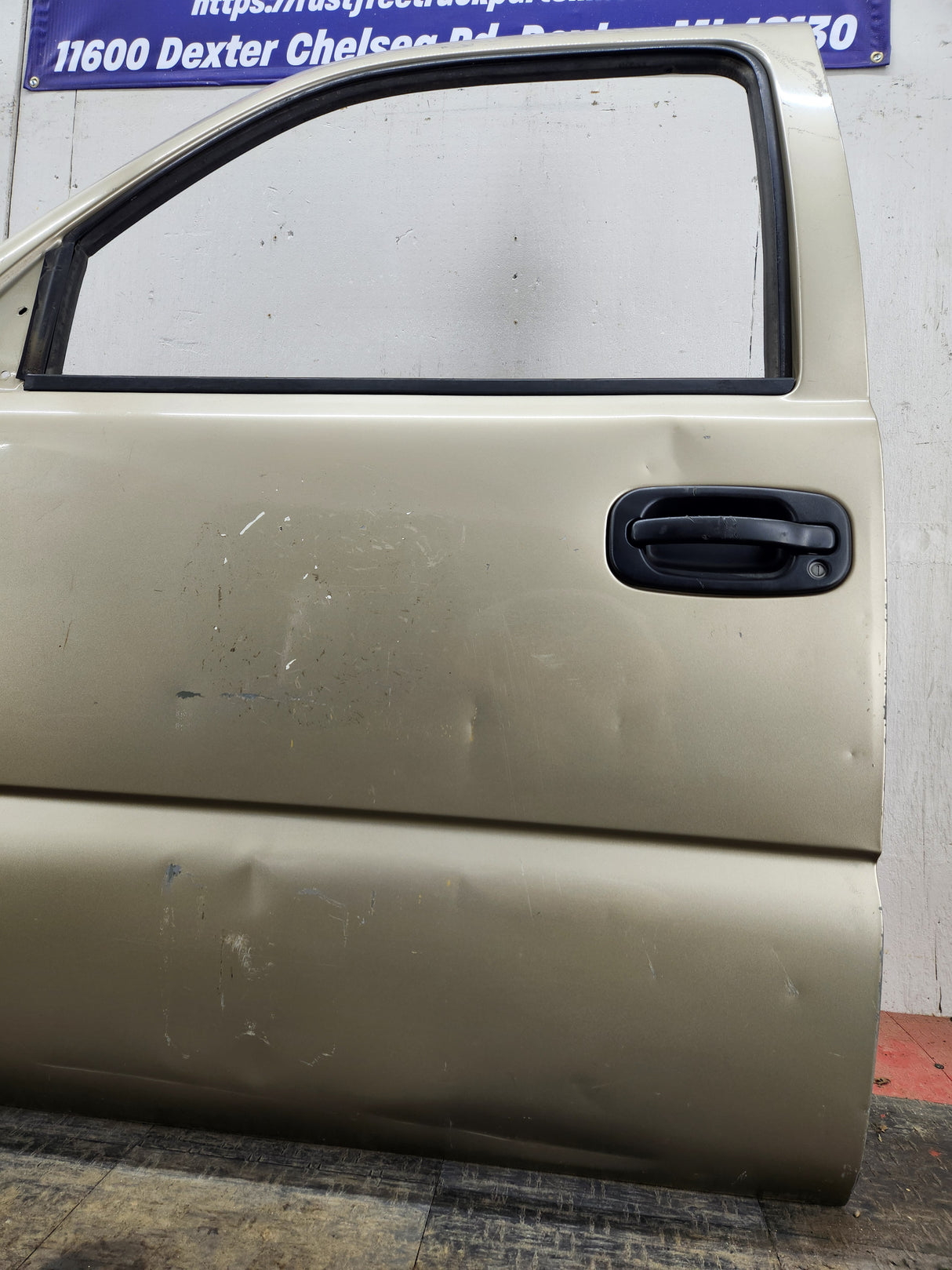 1999-2006 Chevrolet Silverado / GMC Sierra 1500 2500 3500 HD Front Driver side Door LH