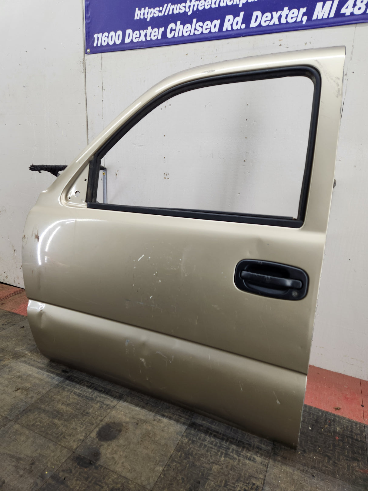 1999-2006 Chevrolet Silverado / GMC Sierra 1500 2500 3500 HD Front Driver side Door LH