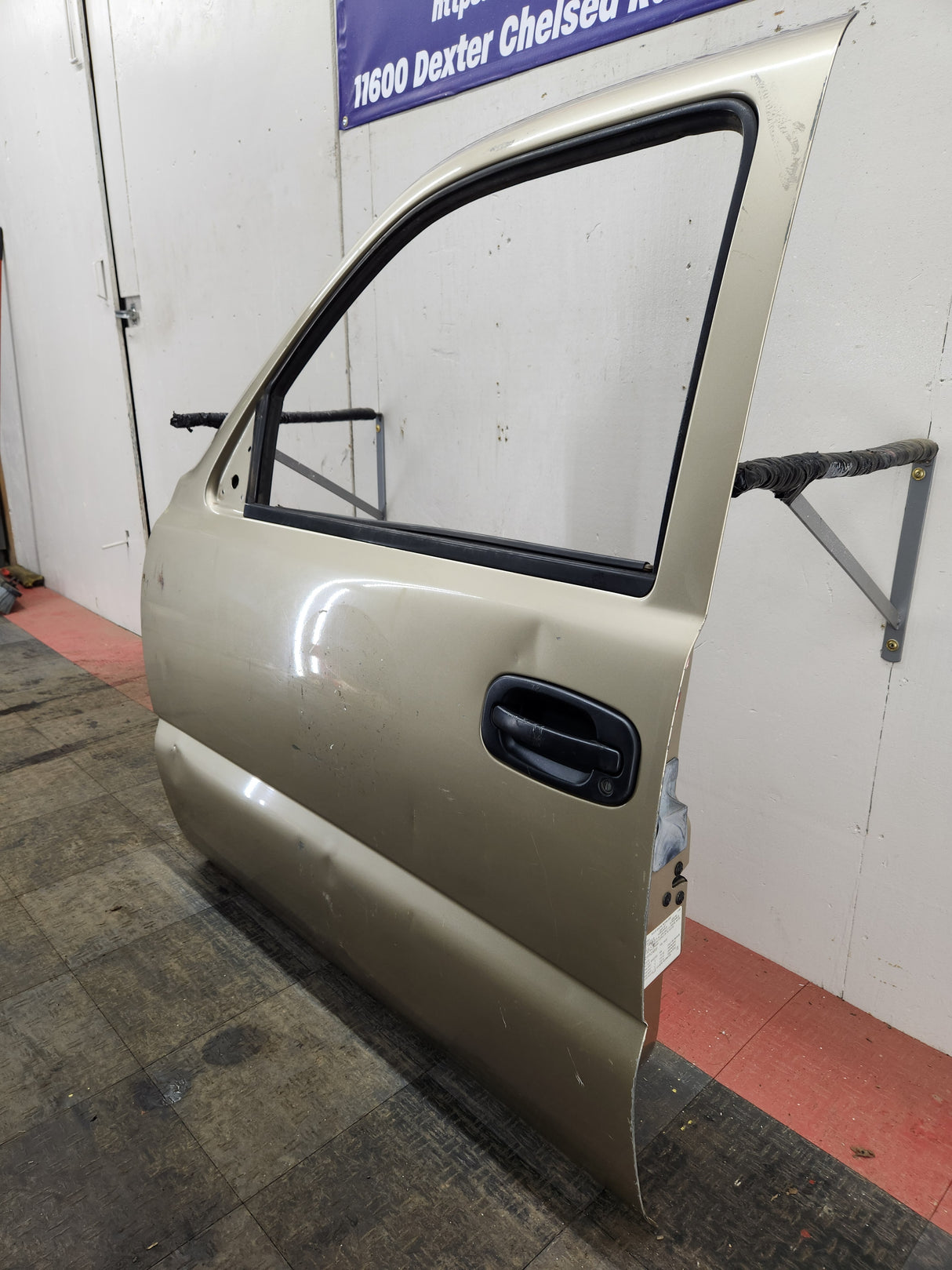 1999-2006 Chevrolet Silverado / GMC Sierra 1500 2500 3500 HD Front Driver side Door LH
