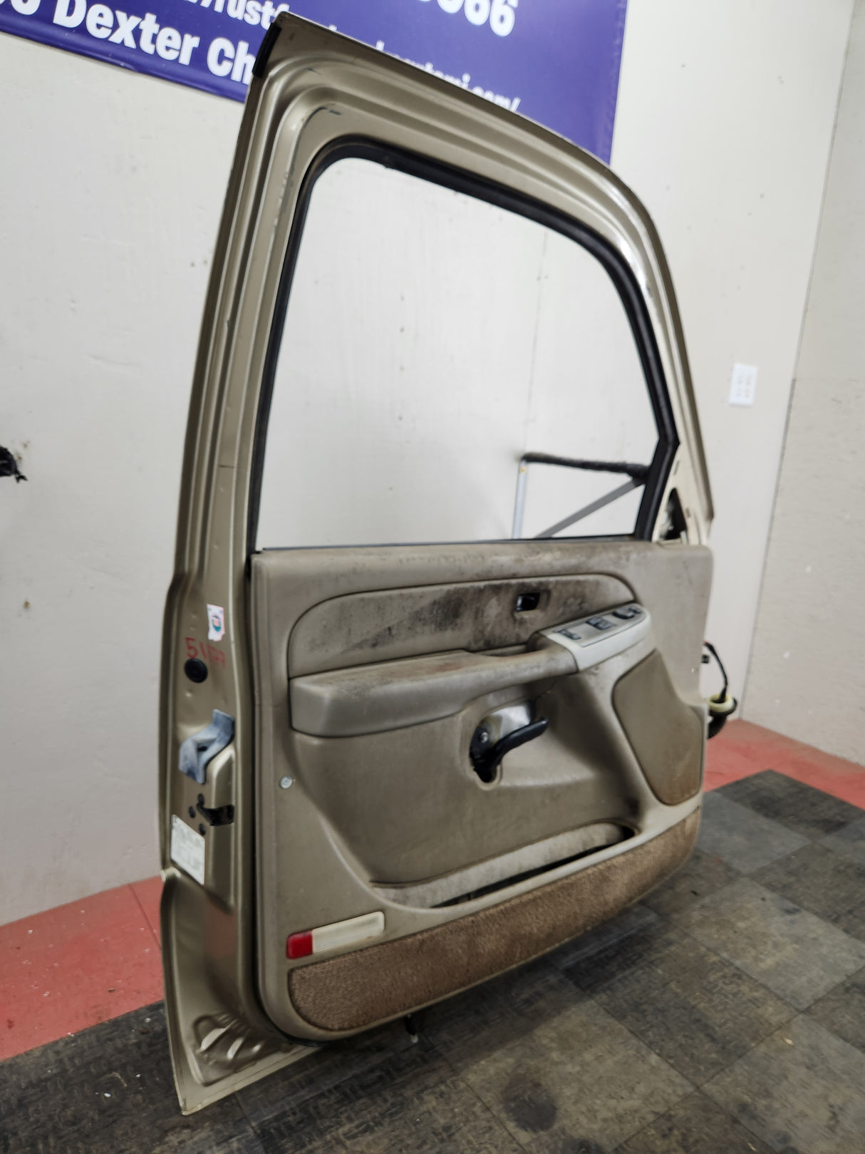 1999-2006 Chevrolet Silverado / GMC Sierra 1500 2500 3500 HD Front Driver side Door LH