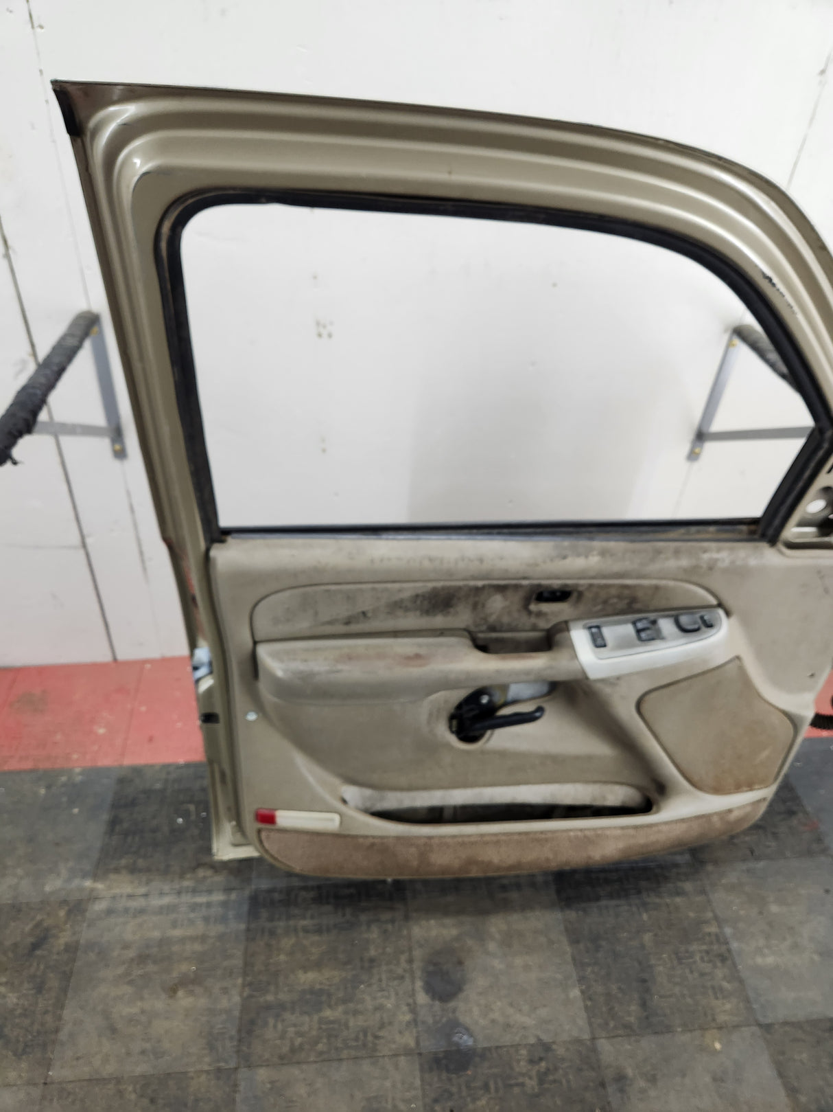 1999-2006 Chevrolet Silverado / GMC Sierra 1500 2500 3500 HD Front Driver side Door LH