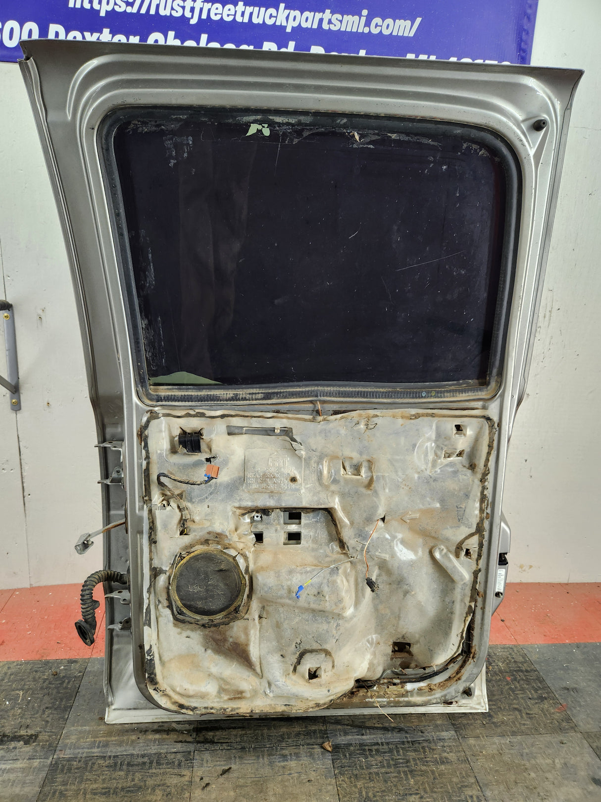 1999-2006 Chevrolet Silverado / GMC Sierra 1500 2500 3500 HD Passenger side Crew Cab rear door