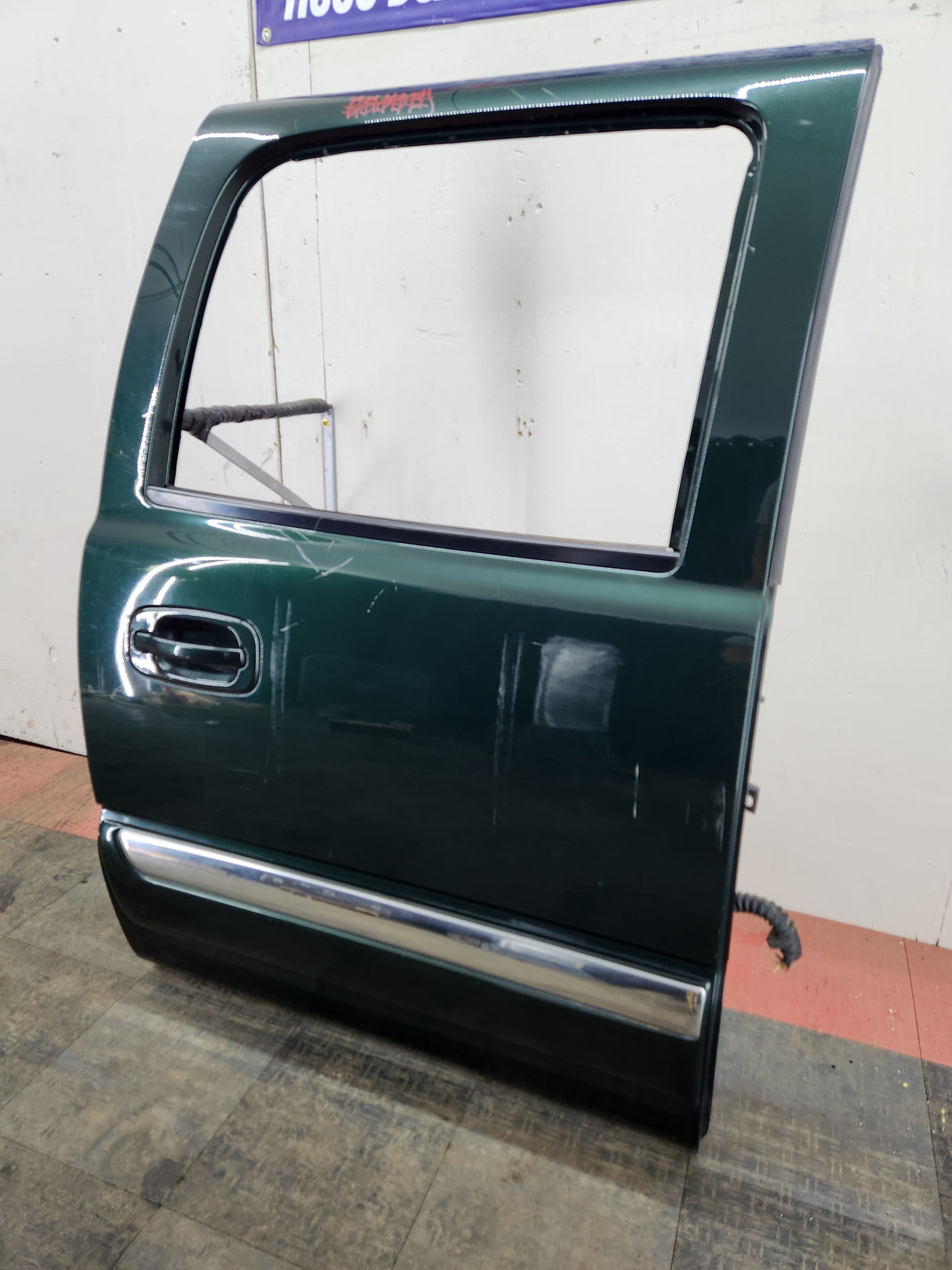 1999-2006 Chevrolet Silverado / GMC Sierra 1500 2500 3500 HD Passenger side Crew Cab rear door