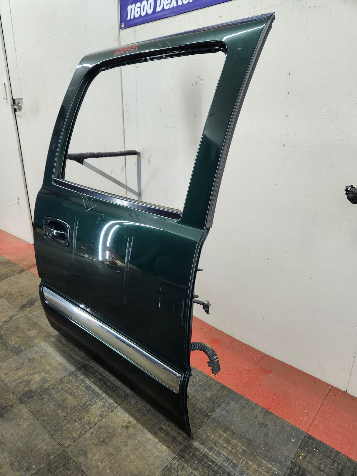 1999-2006 Chevrolet Silverado / GMC Sierra 1500 2500 3500 HD Passenger side Crew Cab rear door