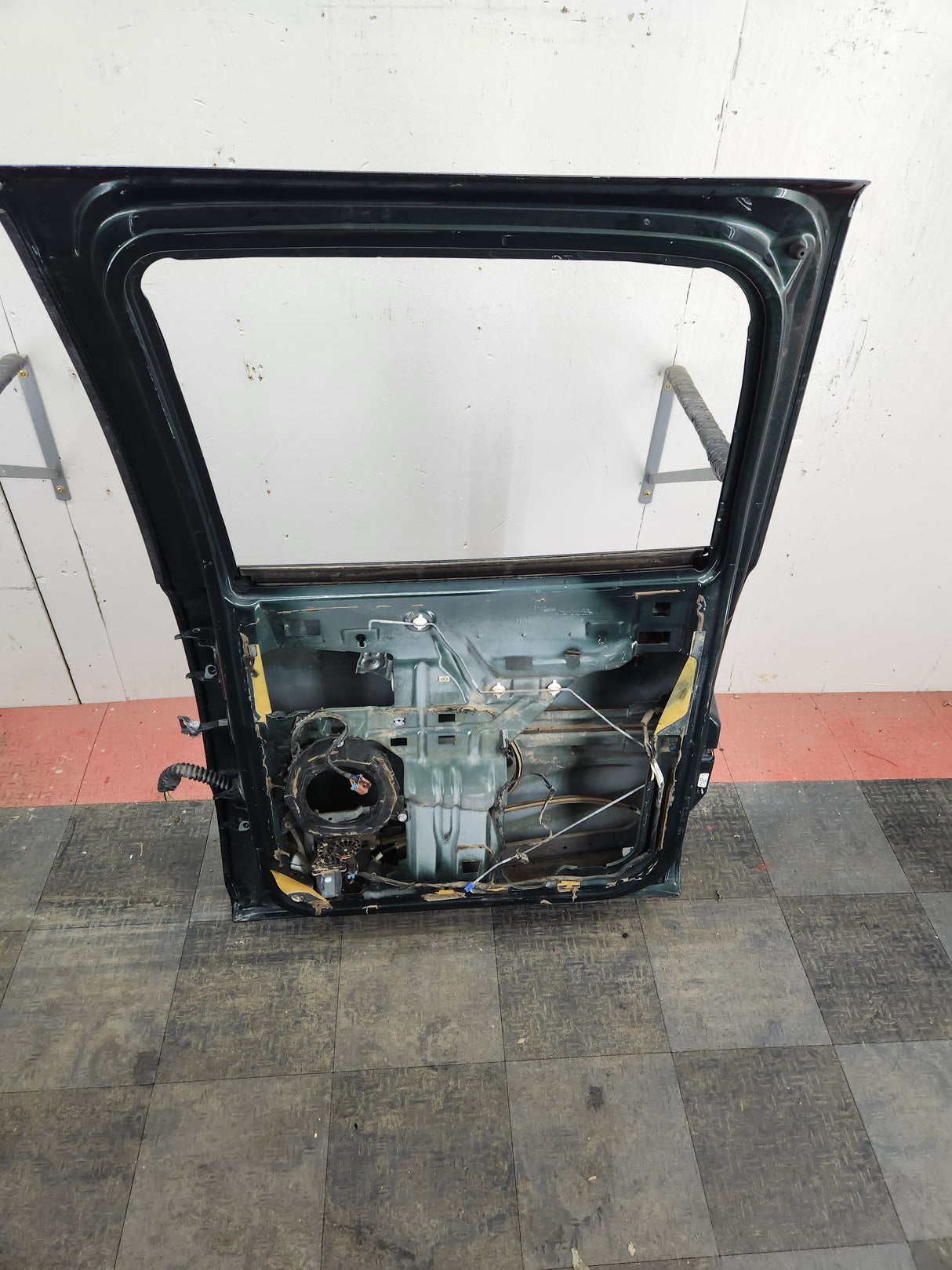 1999-2006 Chevrolet Silverado / GMC Sierra 1500 2500 3500 HD Passenger side Crew Cab rear door