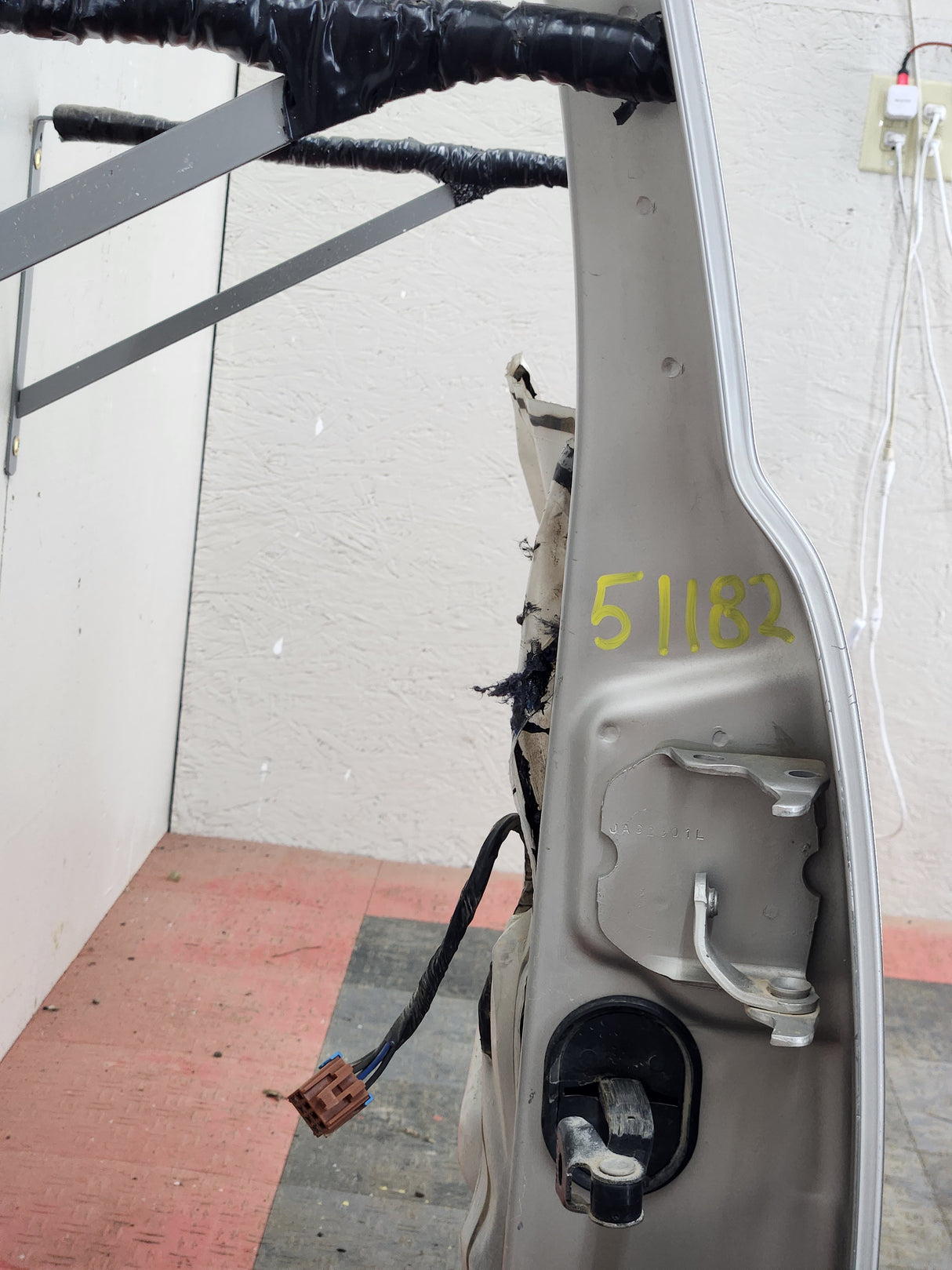 1999-2007 Chevrolet Silverado / GMC Sierra 1500 2500 3500 HD Driver side LH Crew Cab rear door