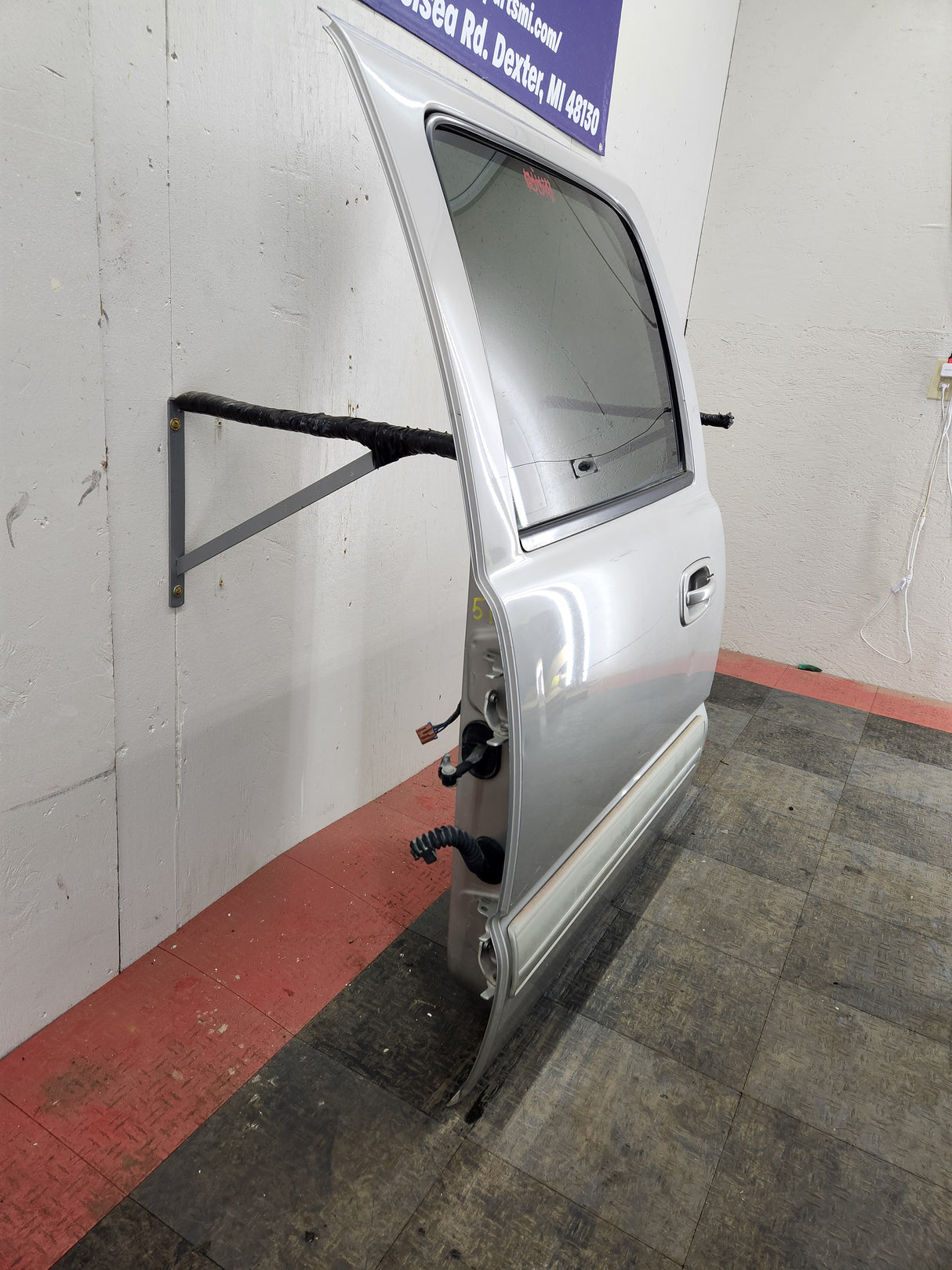 1999-2007 Chevrolet Silverado / GMC Sierra 1500 2500 3500 HD Driver side LH Crew Cab rear door