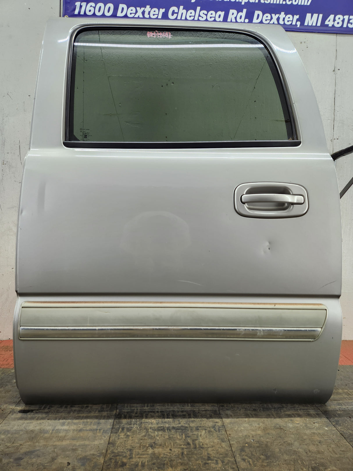 1999-2007 Chevrolet Silverado / GMC Sierra 1500 2500 3500 HD Driver side LH Crew Cab rear door