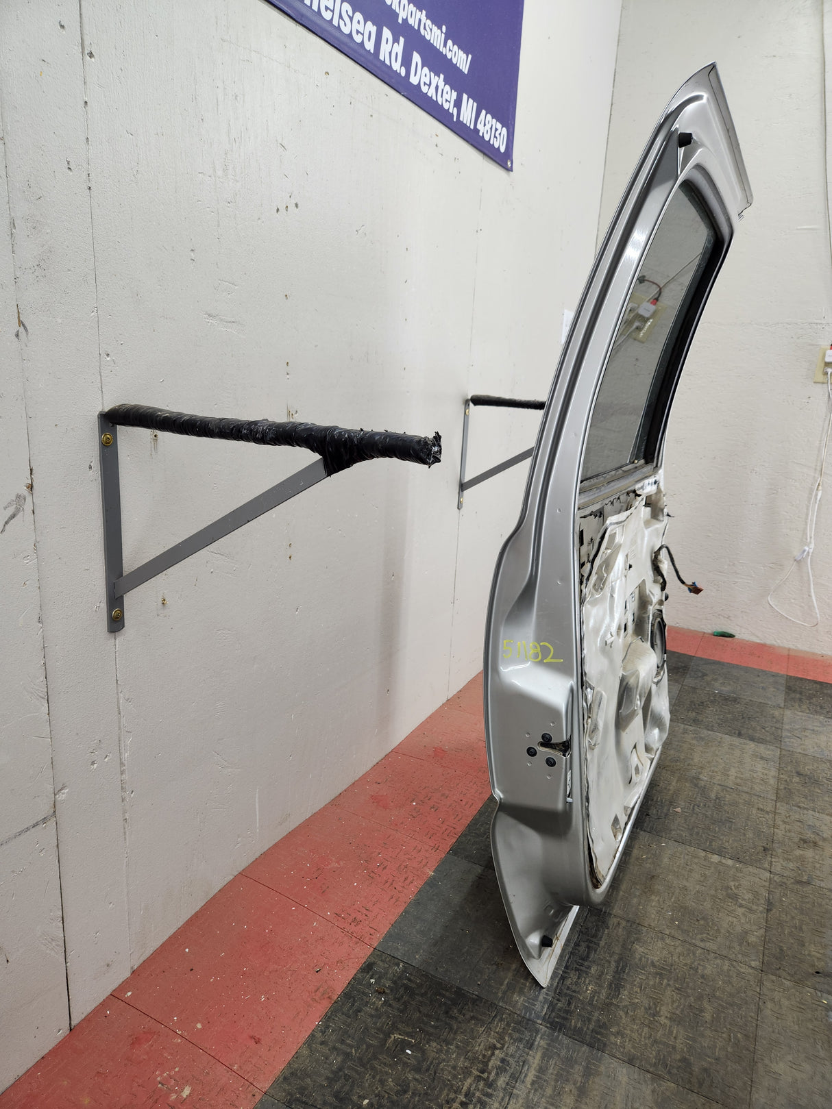 1999-2007 Chevrolet Silverado / GMC Sierra 1500 2500 3500 HD Driver side LH Crew Cab rear door