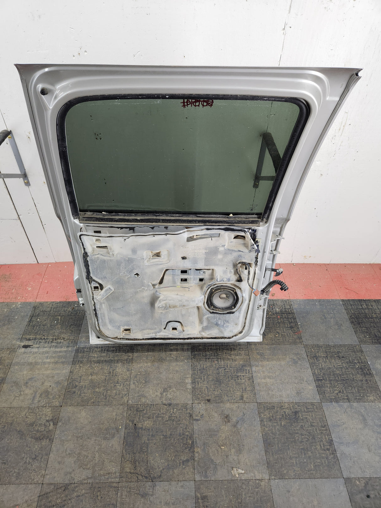 1999-2007 Chevrolet Silverado / GMC Sierra 1500 2500 3500 HD Driver side LH Crew Cab rear door