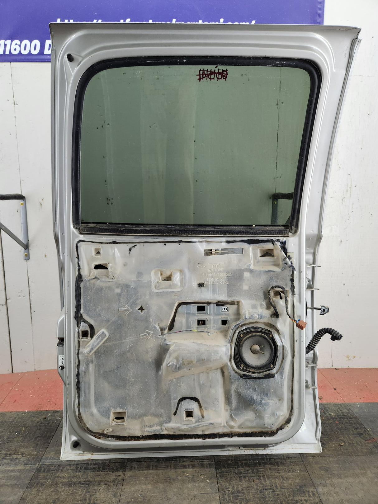 1999-2007 Chevrolet Silverado / GMC Sierra 1500 2500 3500 HD Driver side LH Crew Cab rear door