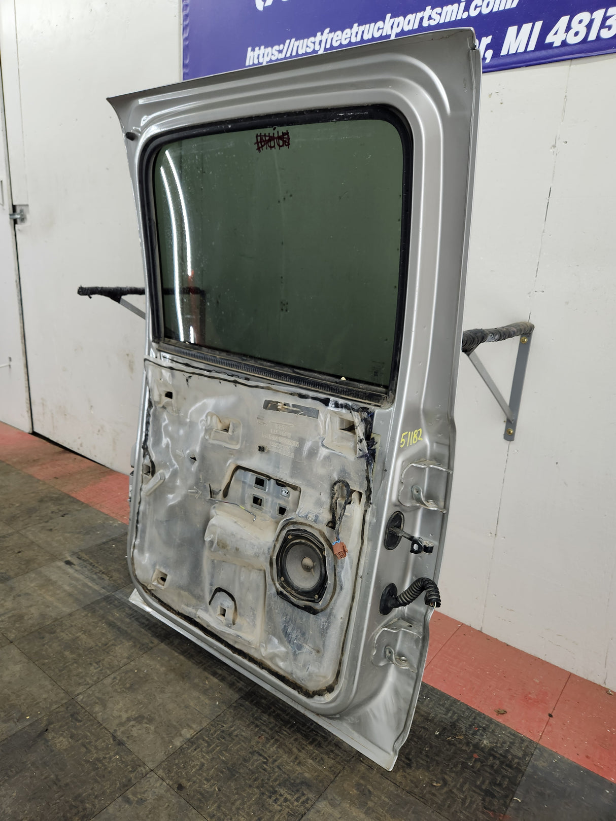 1999-2007 Chevrolet Silverado / GMC Sierra 1500 2500 3500 HD Driver side LH Crew Cab rear door