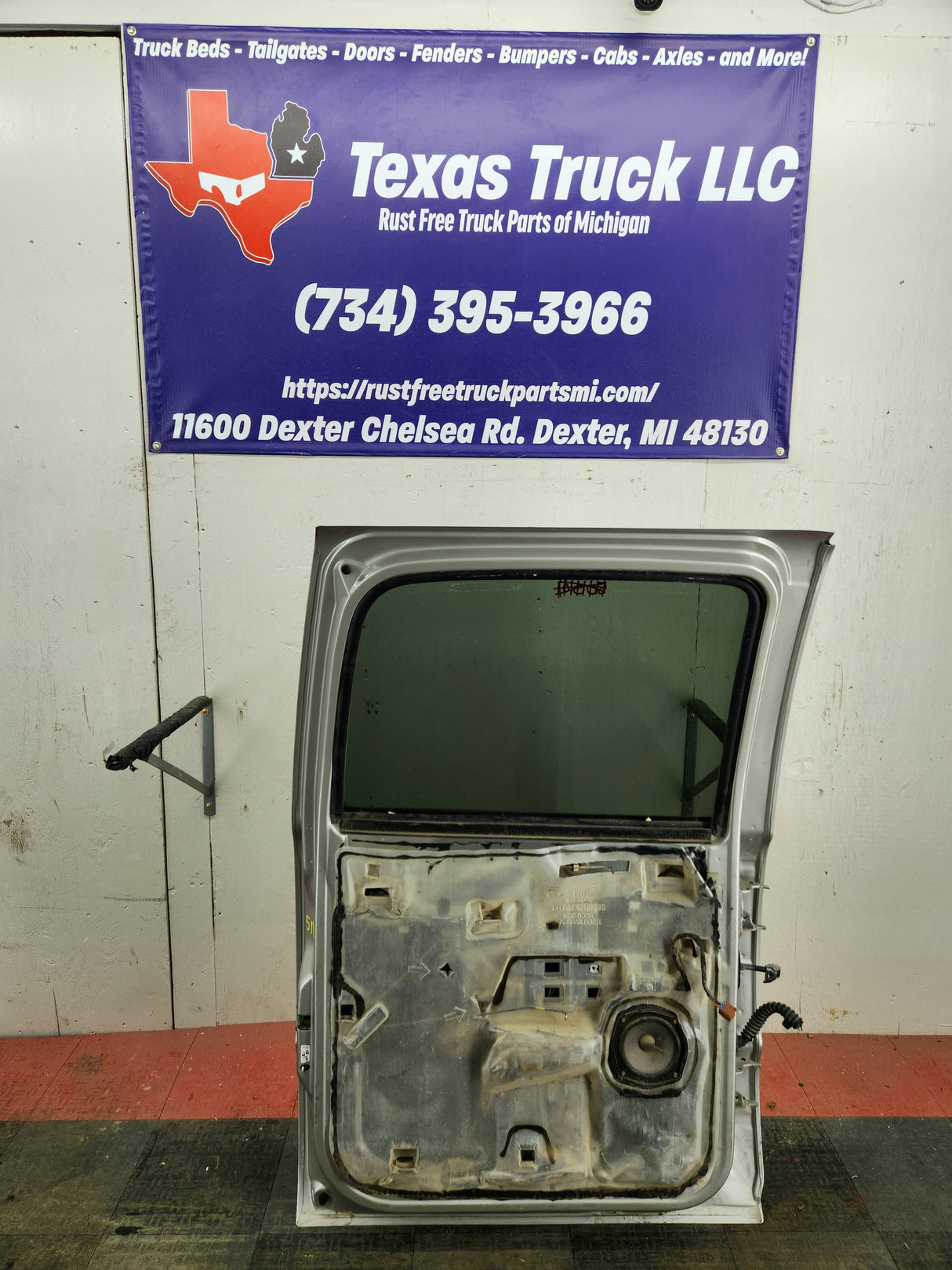 1999-2007 Chevrolet Silverado / GMC Sierra 1500 2500 3500 HD Driver side LH Crew Cab rear door