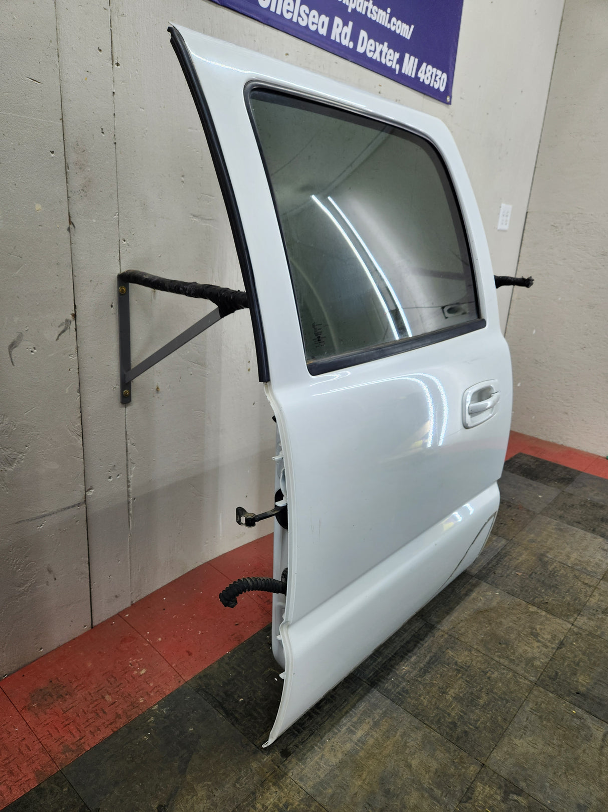 1999-2007 Chevrolet Silverado / GMC Sierra 1500 2500 3500 HD Driver side LH Crew Cab rear door