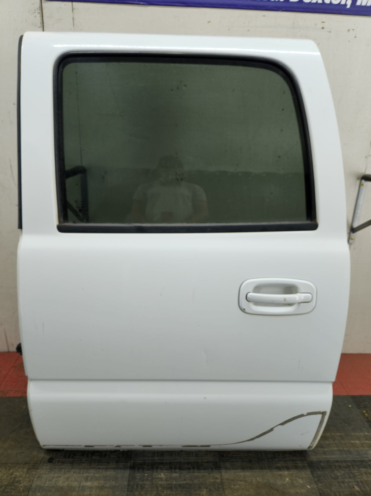 1999-2007 Chevrolet Silverado / GMC Sierra 1500 2500 3500 HD Driver side LH Crew Cab rear door