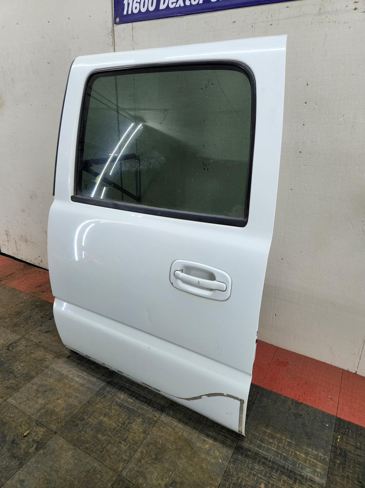 1999-2007 Chevrolet Silverado / GMC Sierra 1500 2500 3500 HD Driver side LH Crew Cab rear door