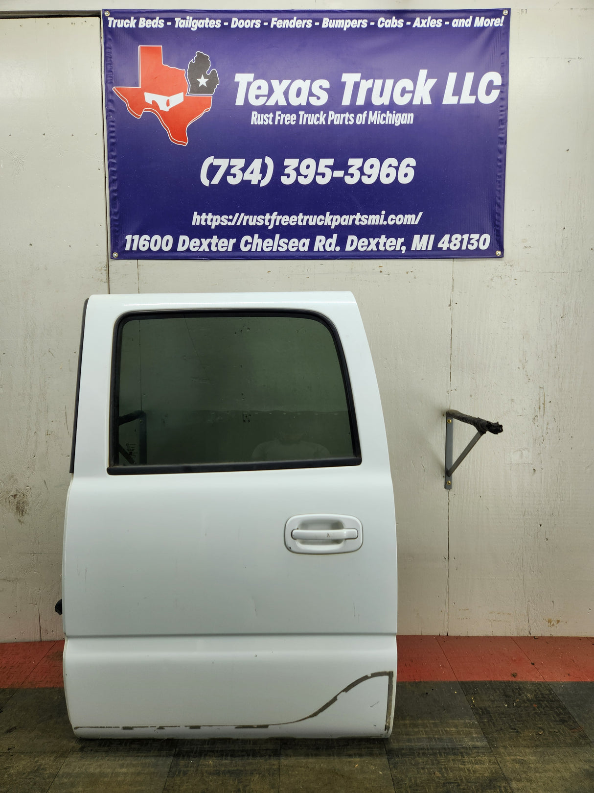 1999-2007 Chevrolet Silverado / GMC Sierra 1500 2500 3500 HD Driver side LH Crew Cab rear door