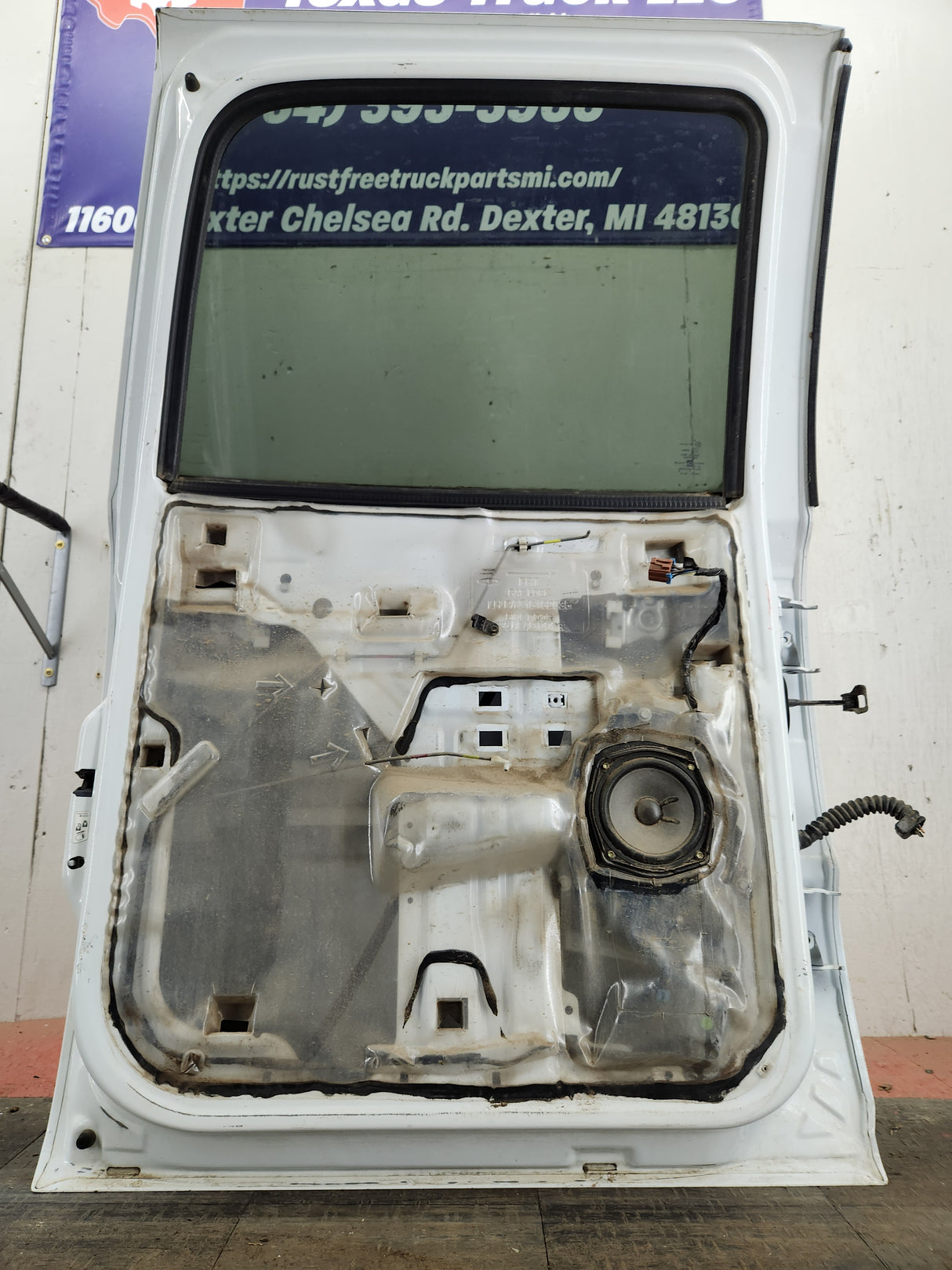 1999-2007 Chevrolet Silverado / GMC Sierra 1500 2500 3500 HD Driver side LH Crew Cab rear door