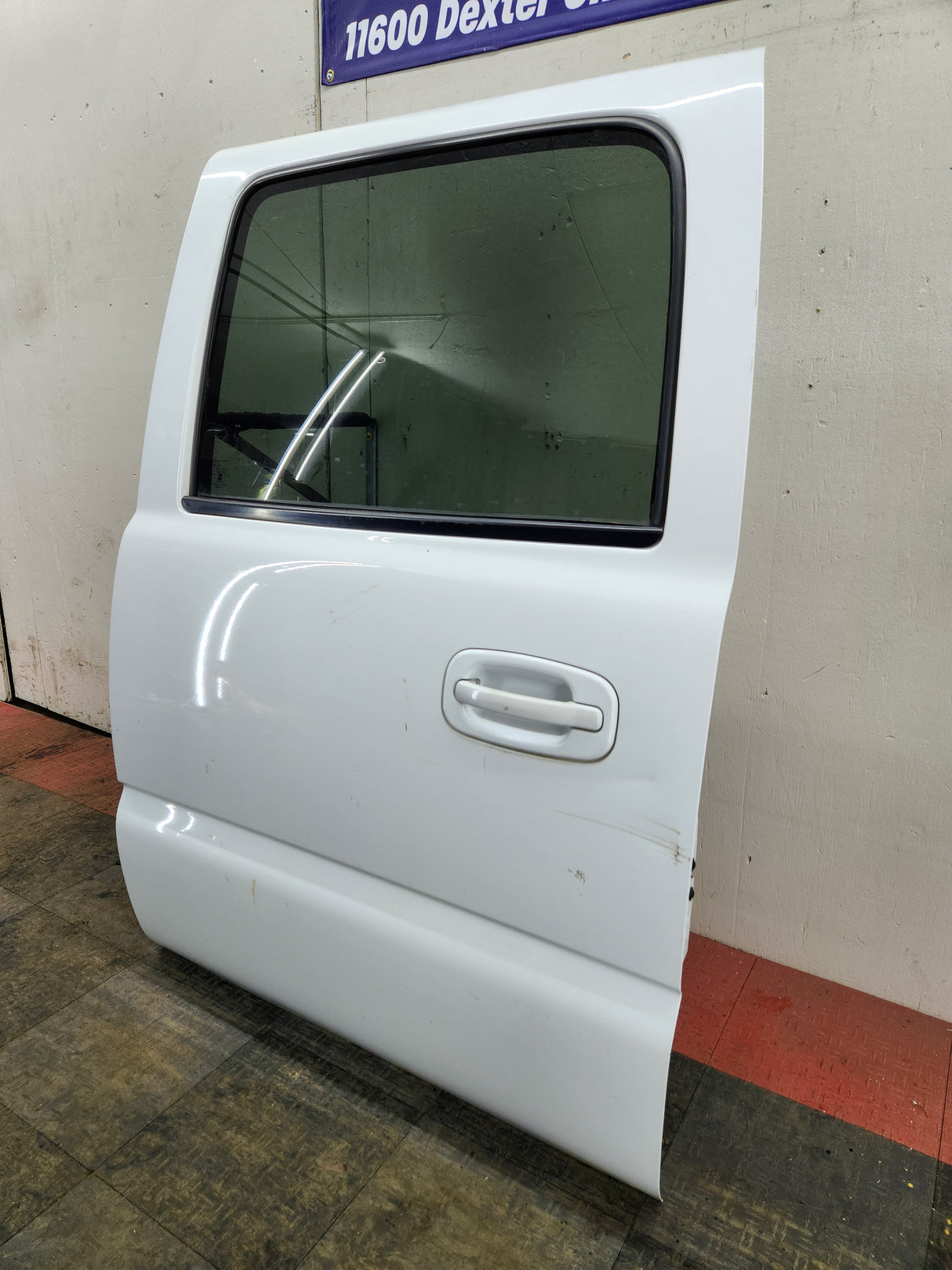 1999-2007 Chevrolet Silverado / GMC Sierra 1500 2500 3500 HD Driver side LH Crew Cab rear door