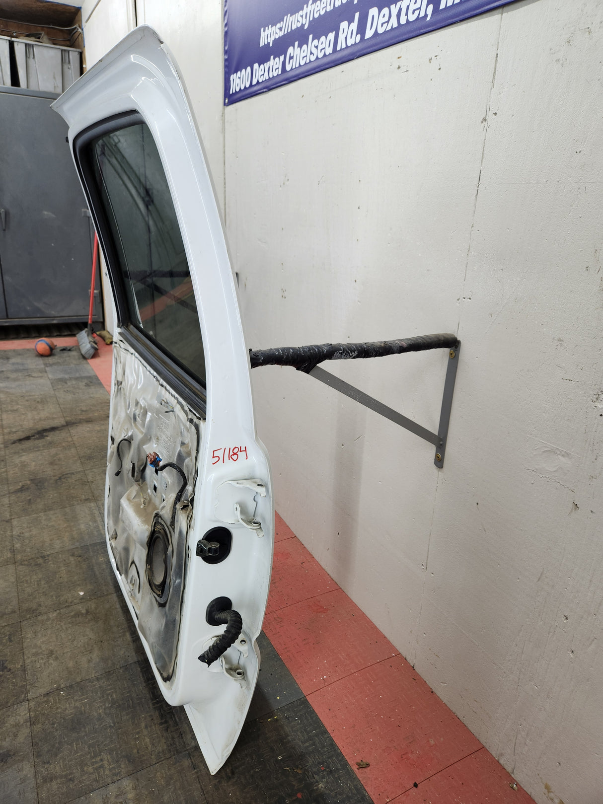 1999-2007 Chevrolet Silverado / GMC Sierra 1500 2500 3500 HD Driver side LH Crew Cab rear door