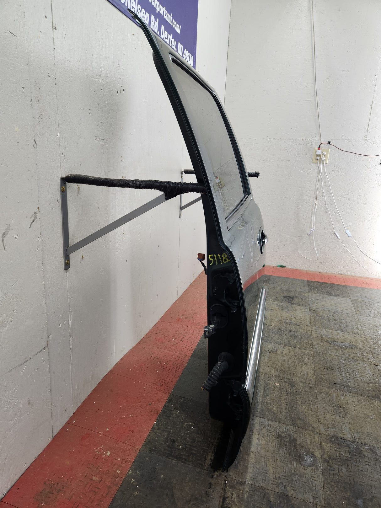 1999-2007 Chevrolet Silverado / GMC Sierra 1500 2500 3500 HD Rear Driver side LH Crew Cab rear door