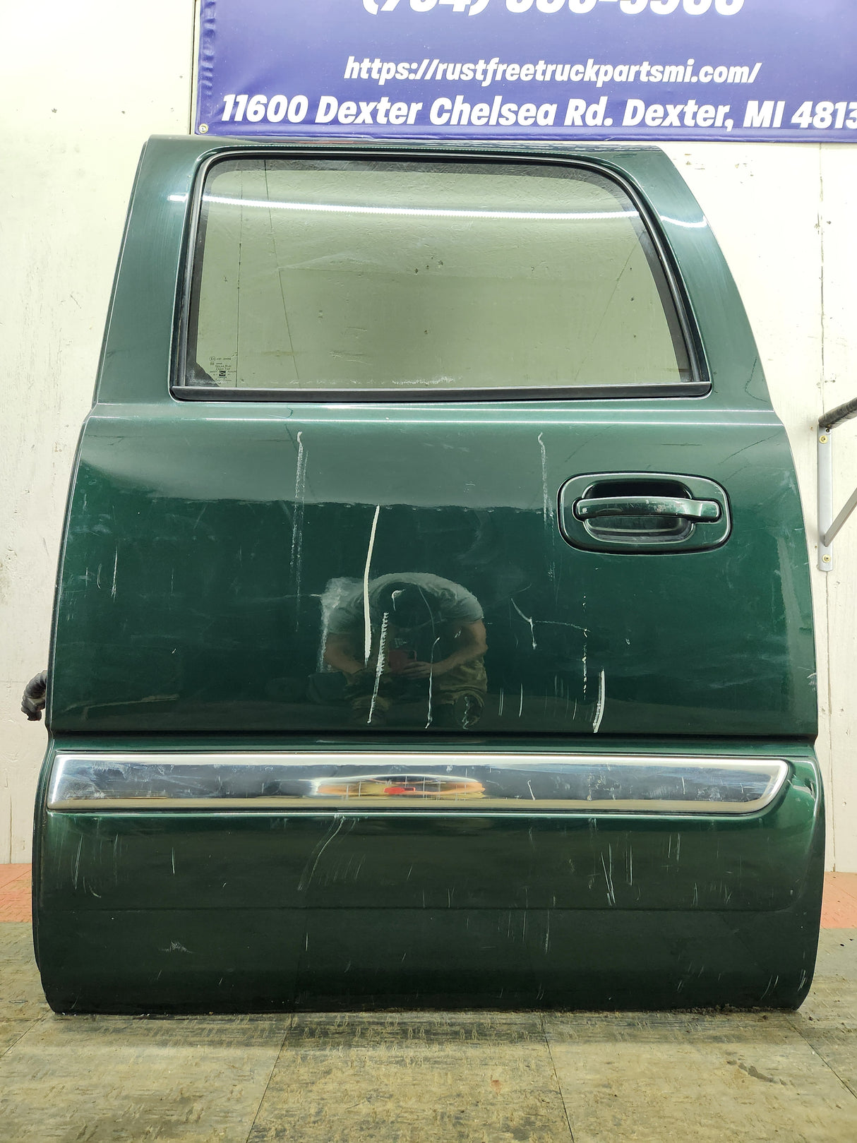 1999-2007 Chevrolet Silverado / GMC Sierra 1500 2500 3500 HD Rear Driver side LH Crew Cab rear door