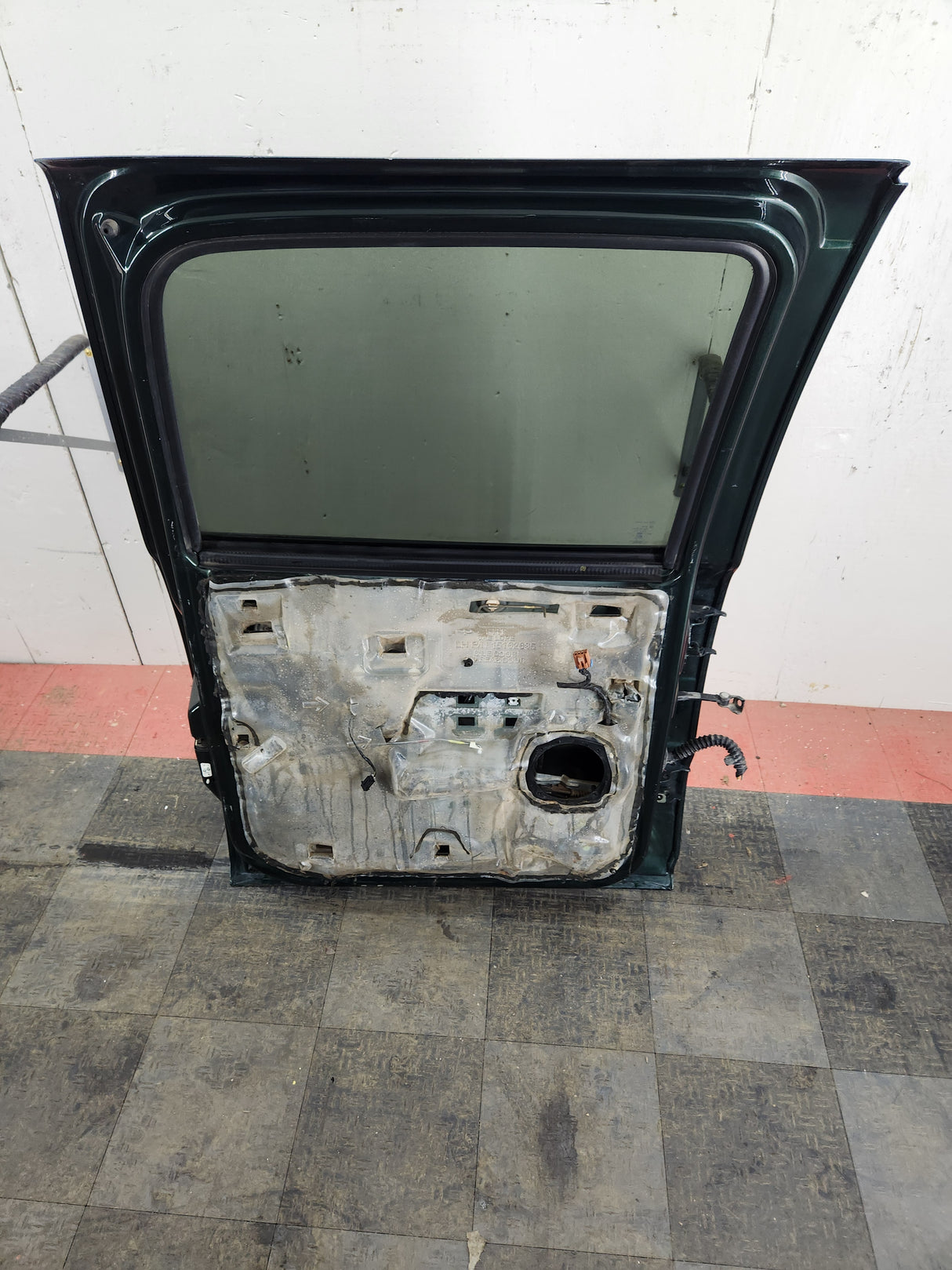 1999-2007 Chevrolet Silverado / GMC Sierra 1500 2500 3500 HD Rear Driver side LH Crew Cab rear door