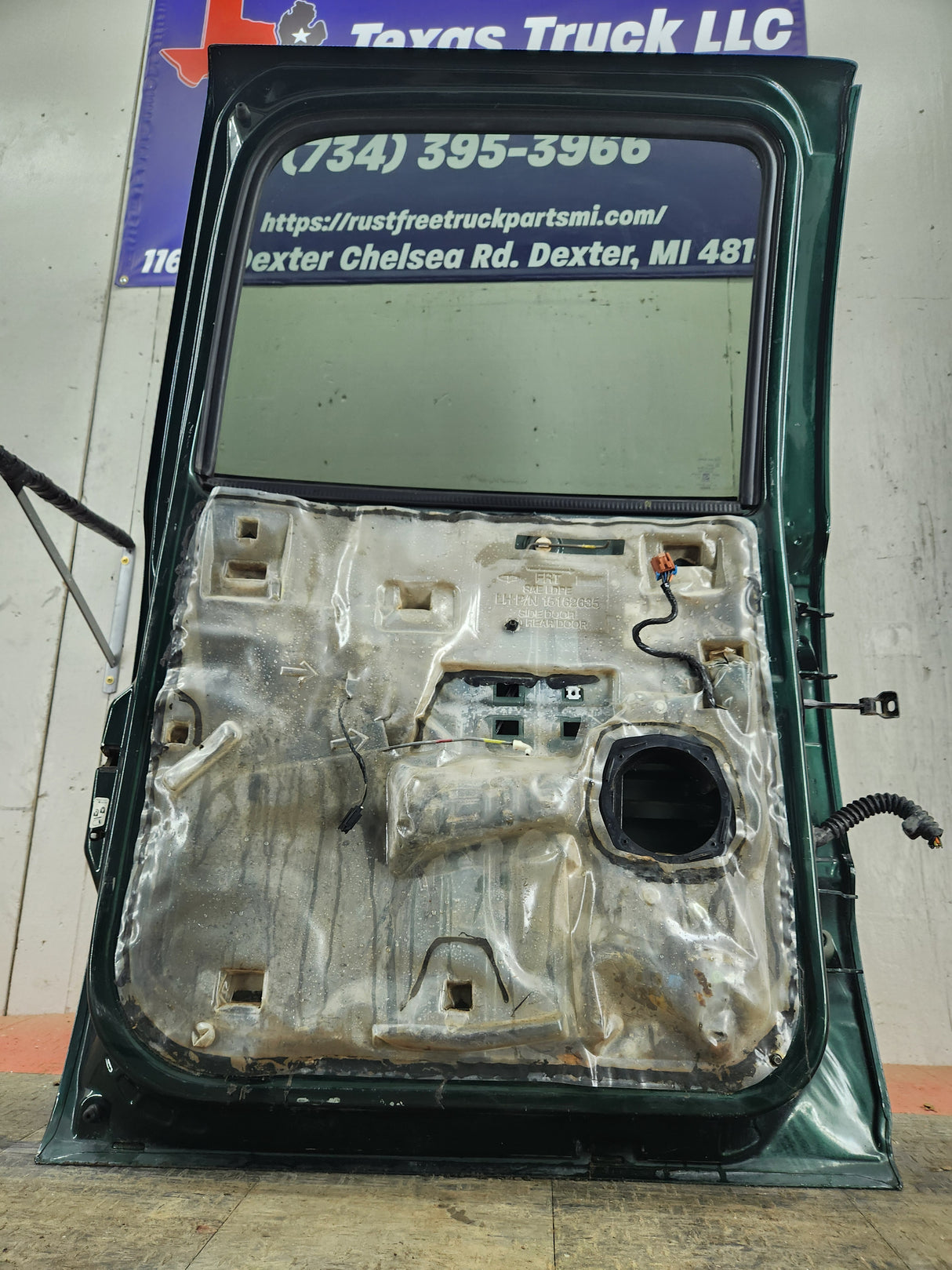 1999-2007 Chevrolet Silverado / GMC Sierra 1500 2500 3500 HD Rear Driver side LH Crew Cab rear door